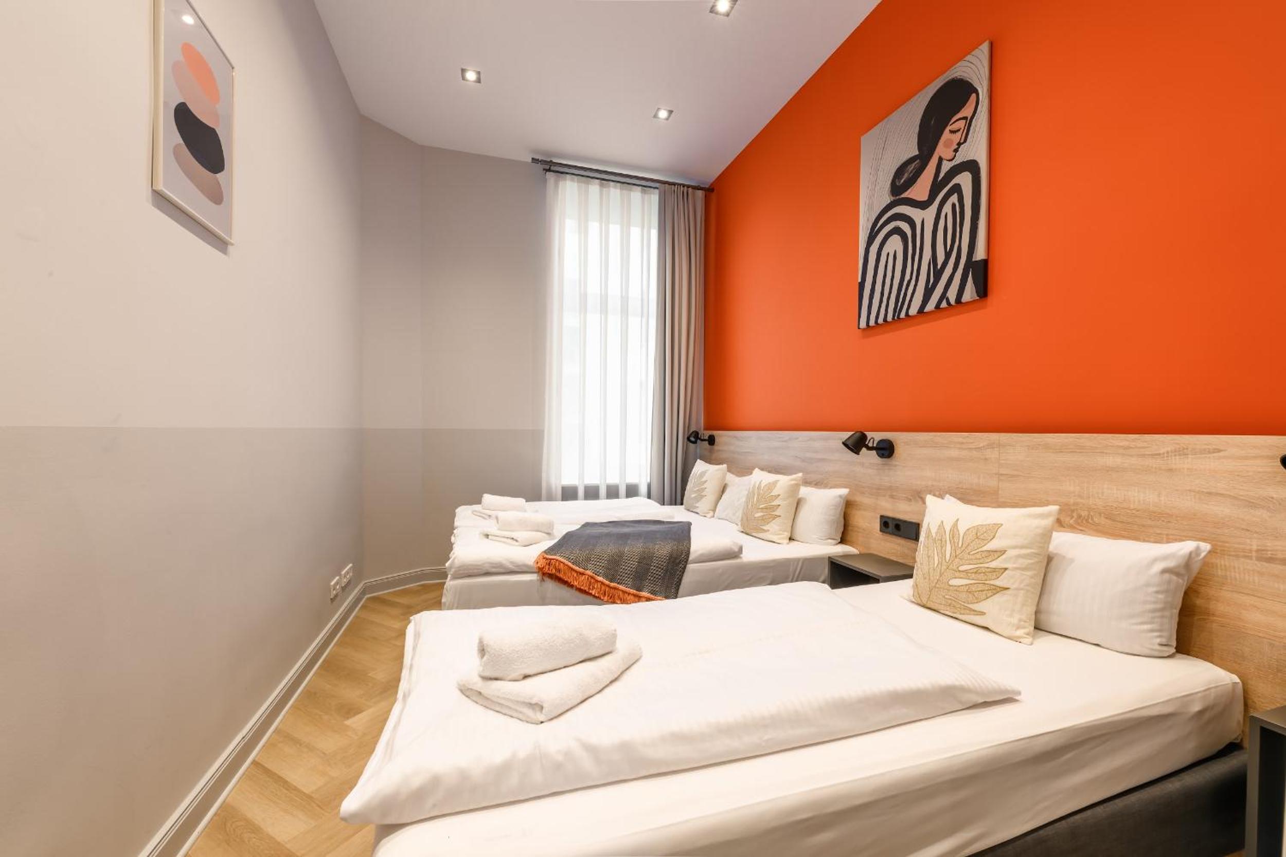 Dilo Apartments 150 sqm Modern Historic Apartments for 12 Guests