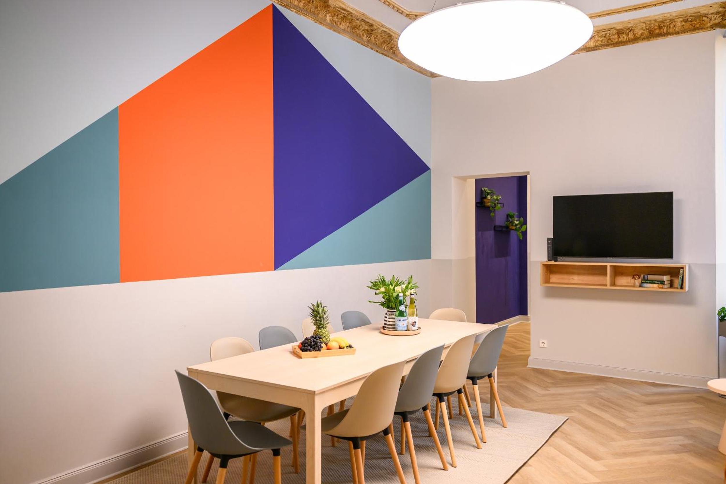 Dilo Apartments 150 sqm Modern Historic Apartments for 12 Guests