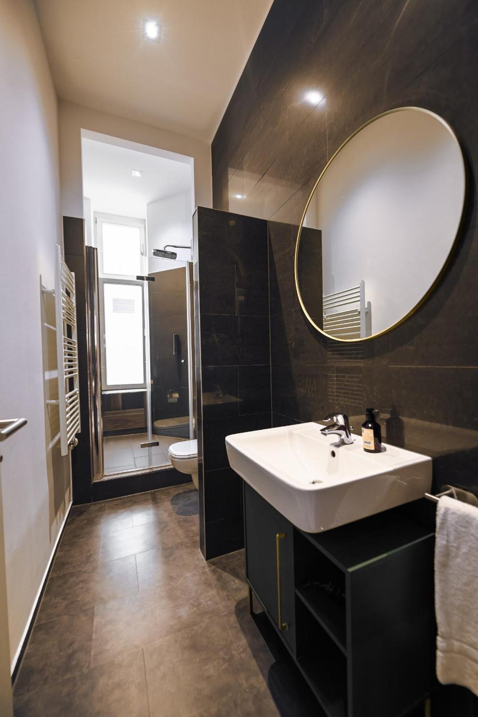 Dilo Apartments 150 sqm Modern Historic Apartments for 12 Guests