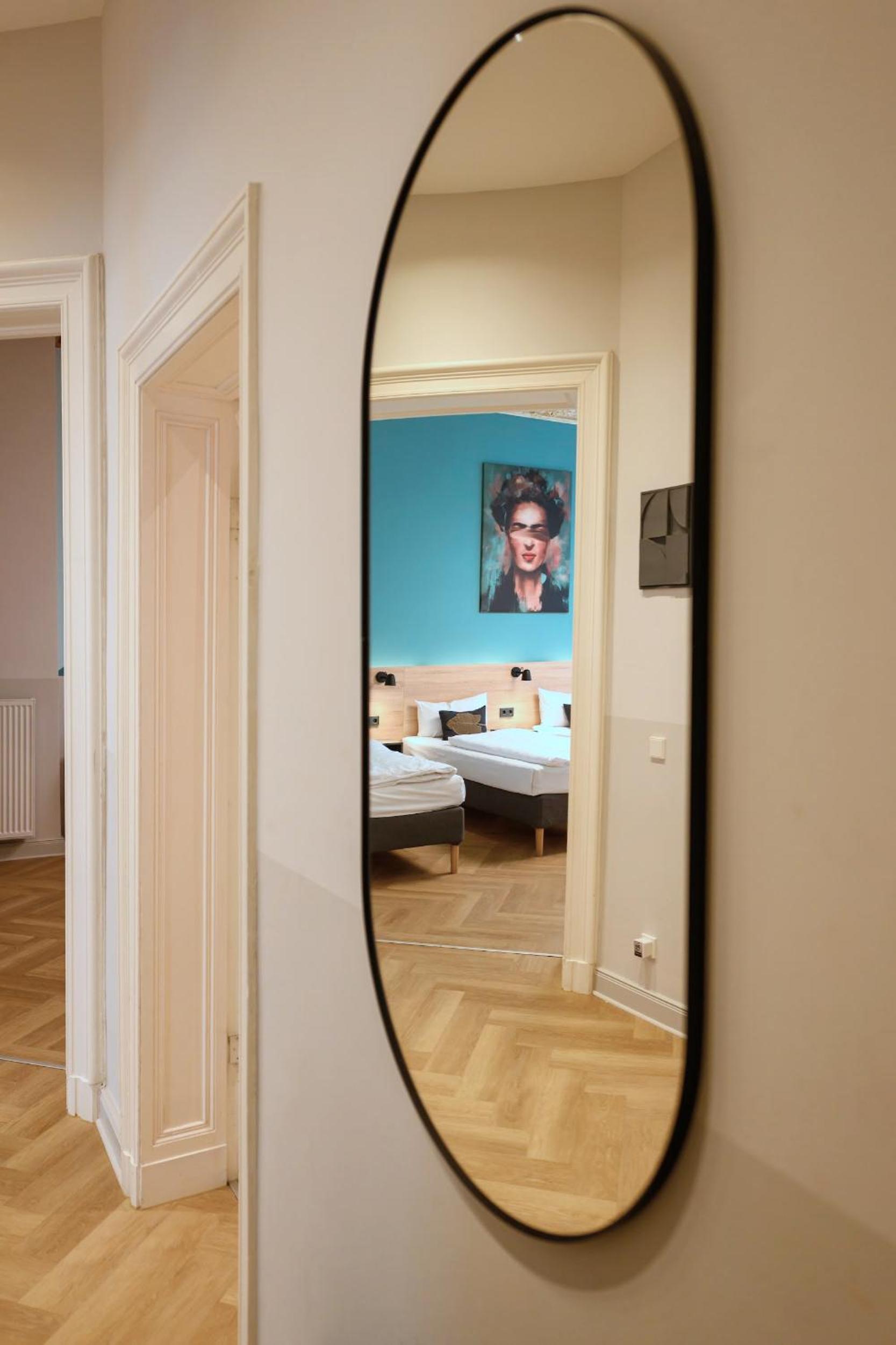 Dilo Apartments 150 sqm Modern Historic Apartments for 12 Guests