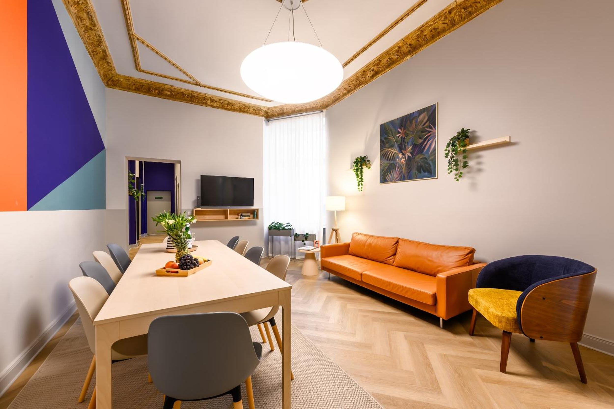 Dilo Apartments 150 sqm Modern Historic Apartments for 12 Guests