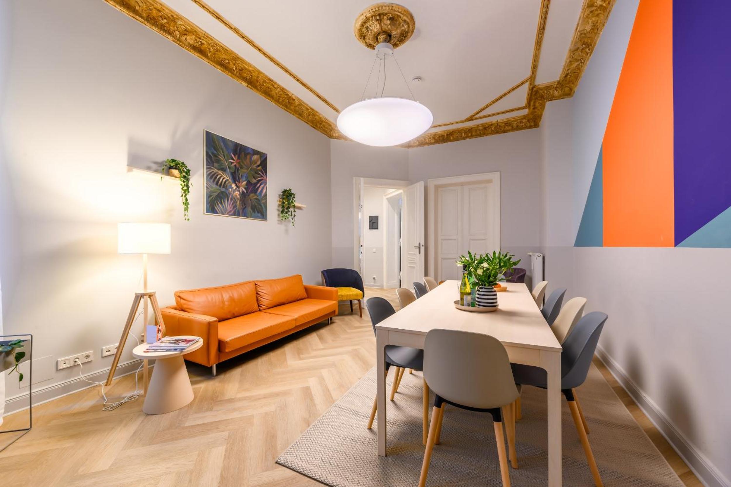 Dilo Apartments 150 sqm Modern Historic Apartments for 12 Guests