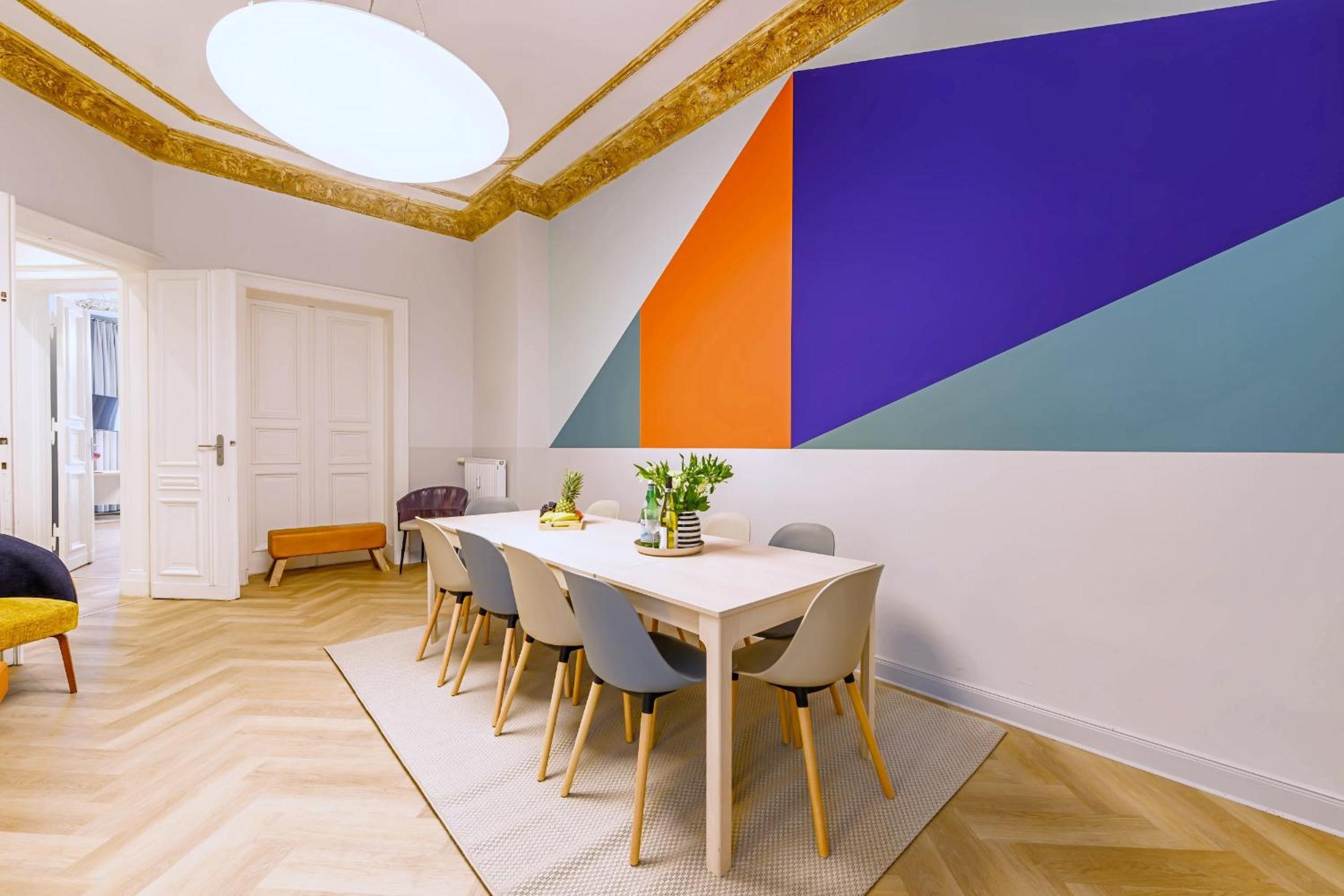 Dilo Apartments 150 sqm Modern Historic Apartments for 12 Guests