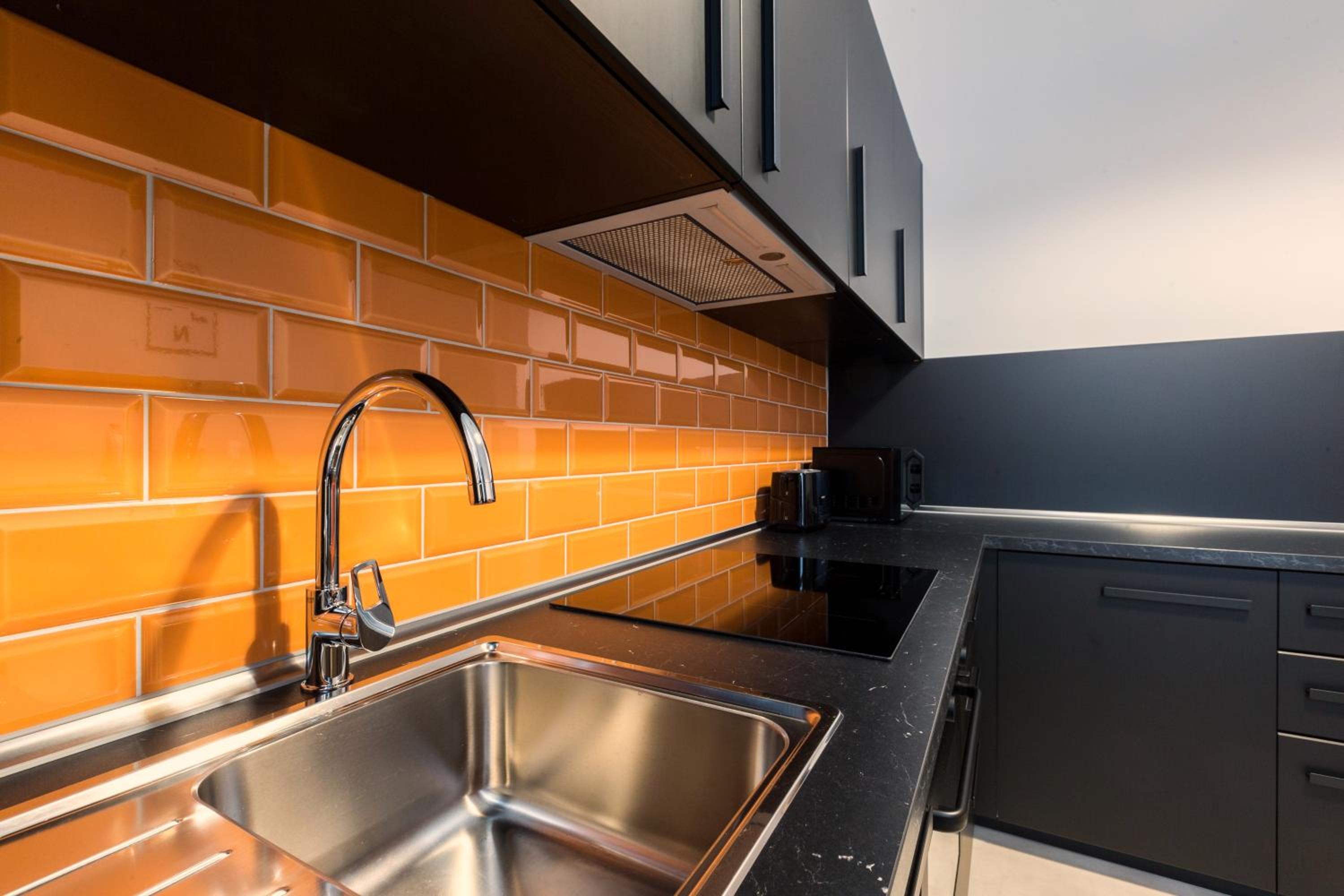 Dilo Apartments 150 sqm Modern Historic Apartments for 12 Guests
