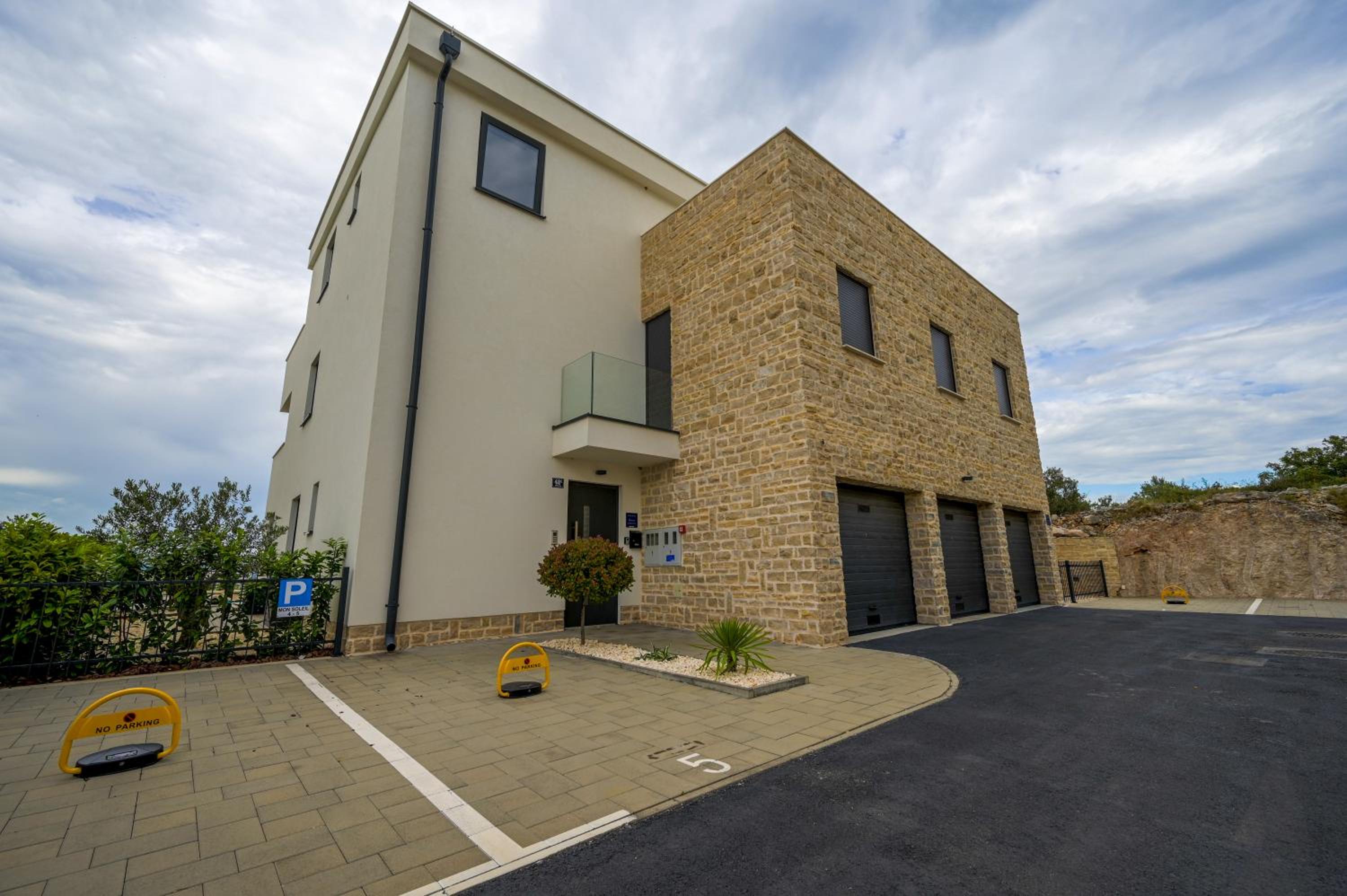 Apartment Široko