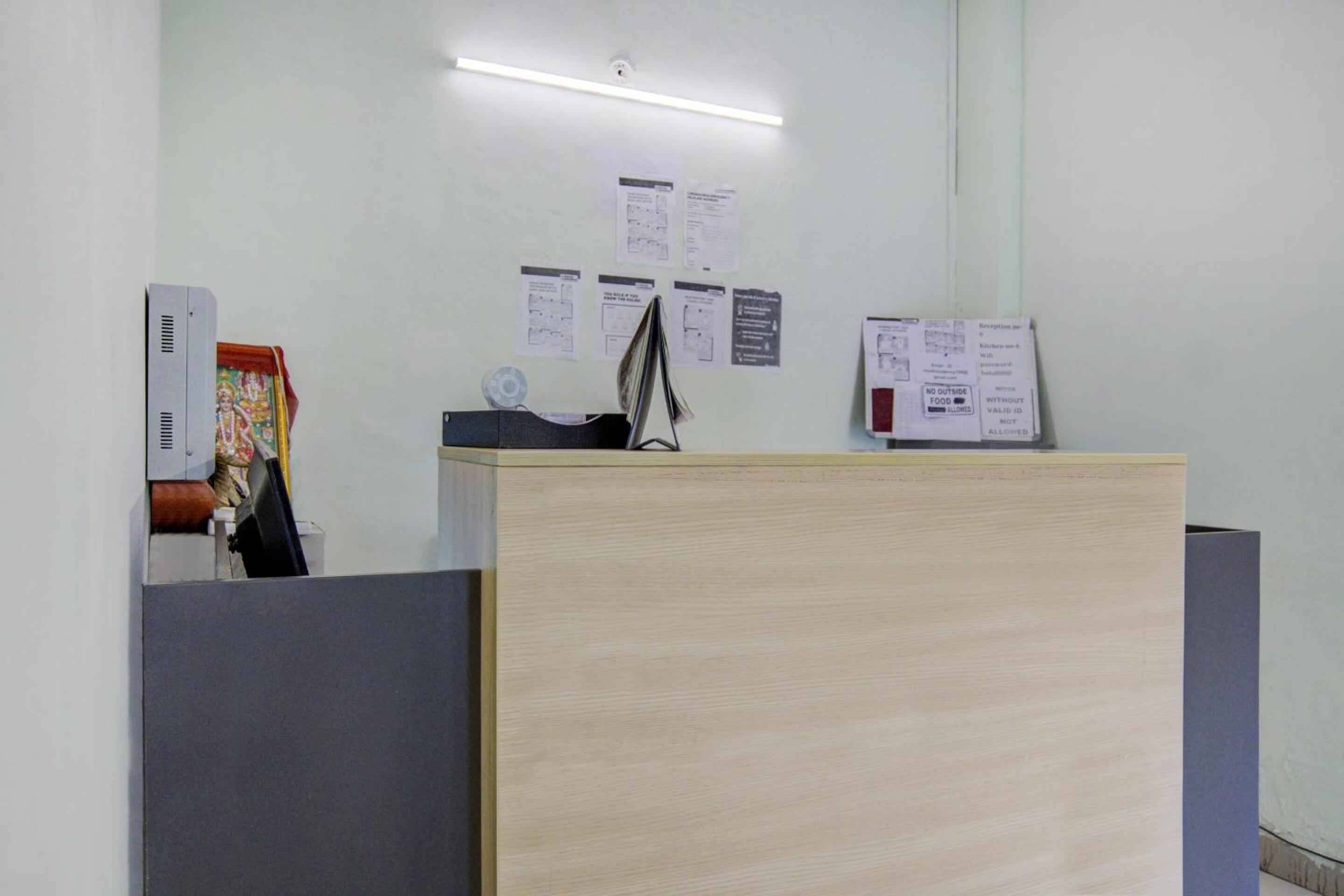 Lobby & Reception