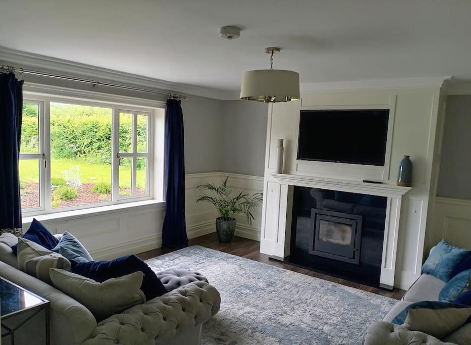 Conveniently located house to enjoy all of Kerry view 3