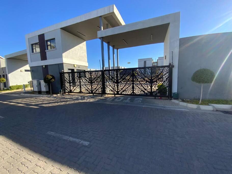 Zest Apartment