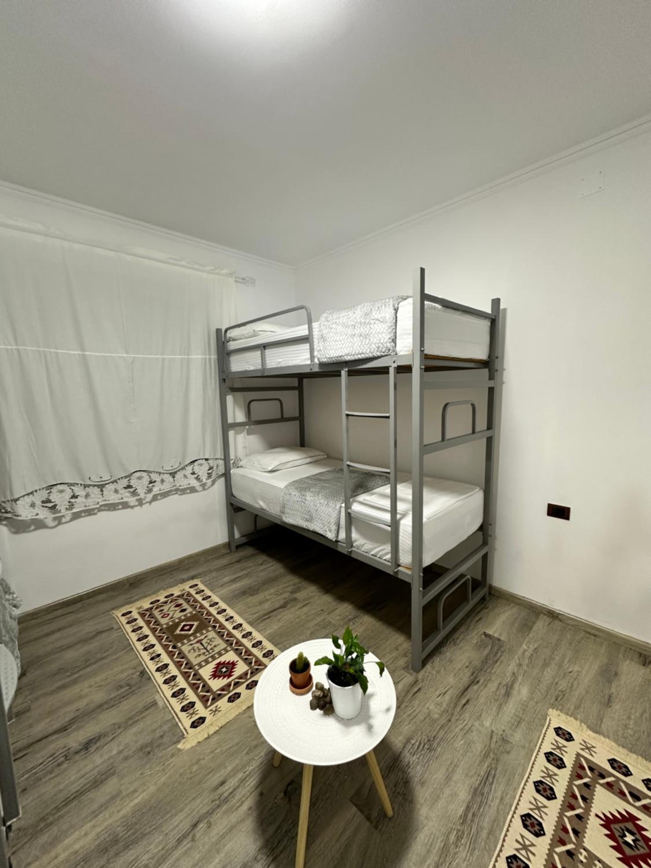Hostel Leon Berat