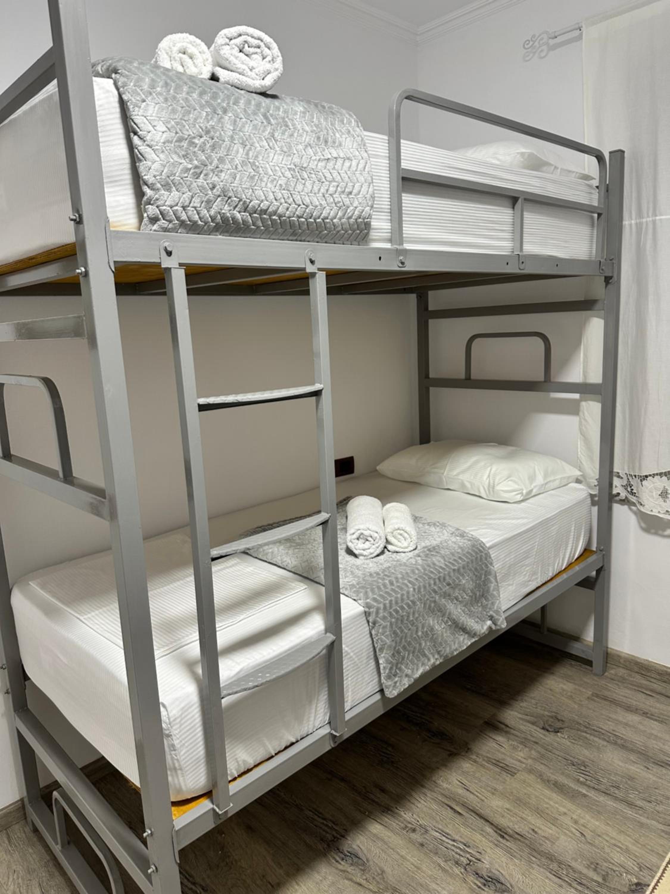 Hostel Leon Berat