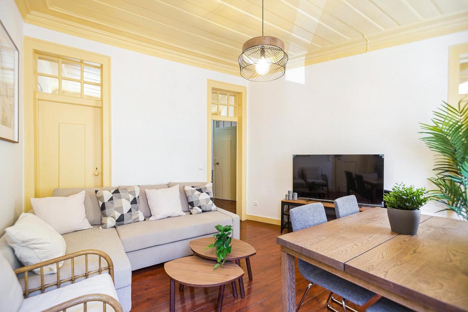 GuestReady - Classical Portuguese Style Family Apt in Bohomeain Alfama view 5