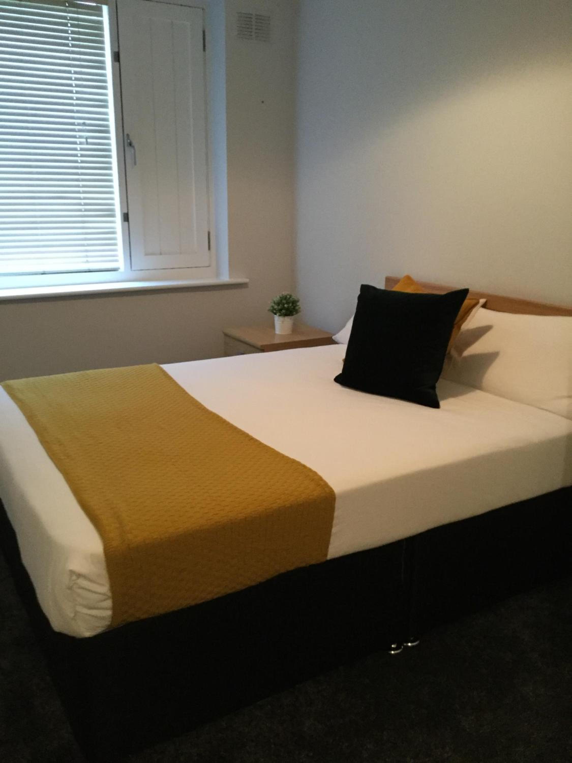Central 2 bedroom apt in Smithfield
