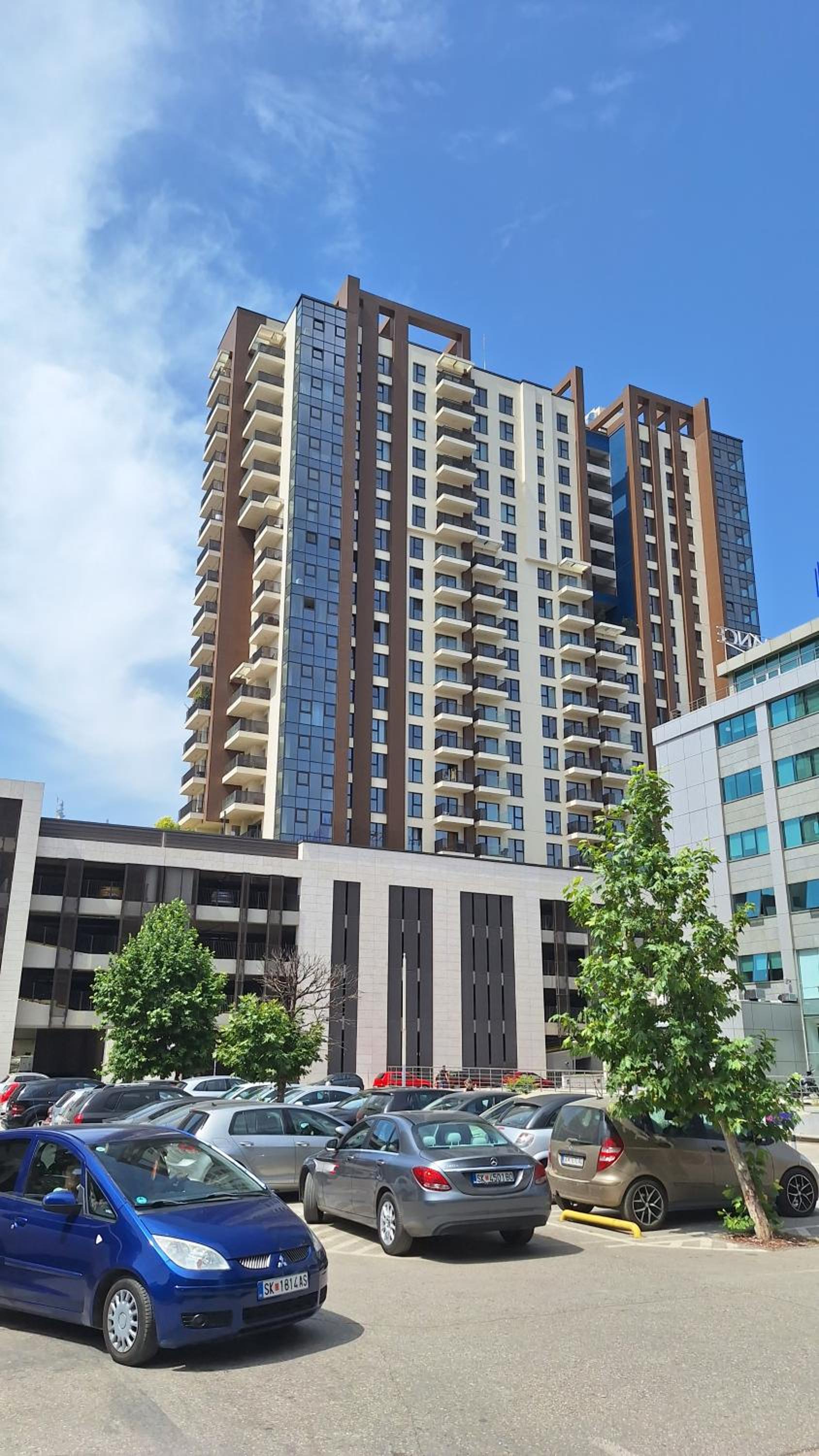 Nikola's City Center Garden View