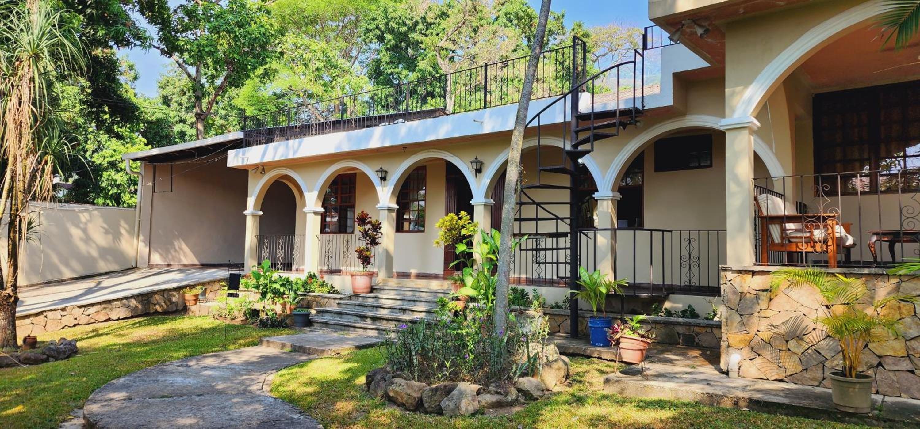 Camilas Hotel