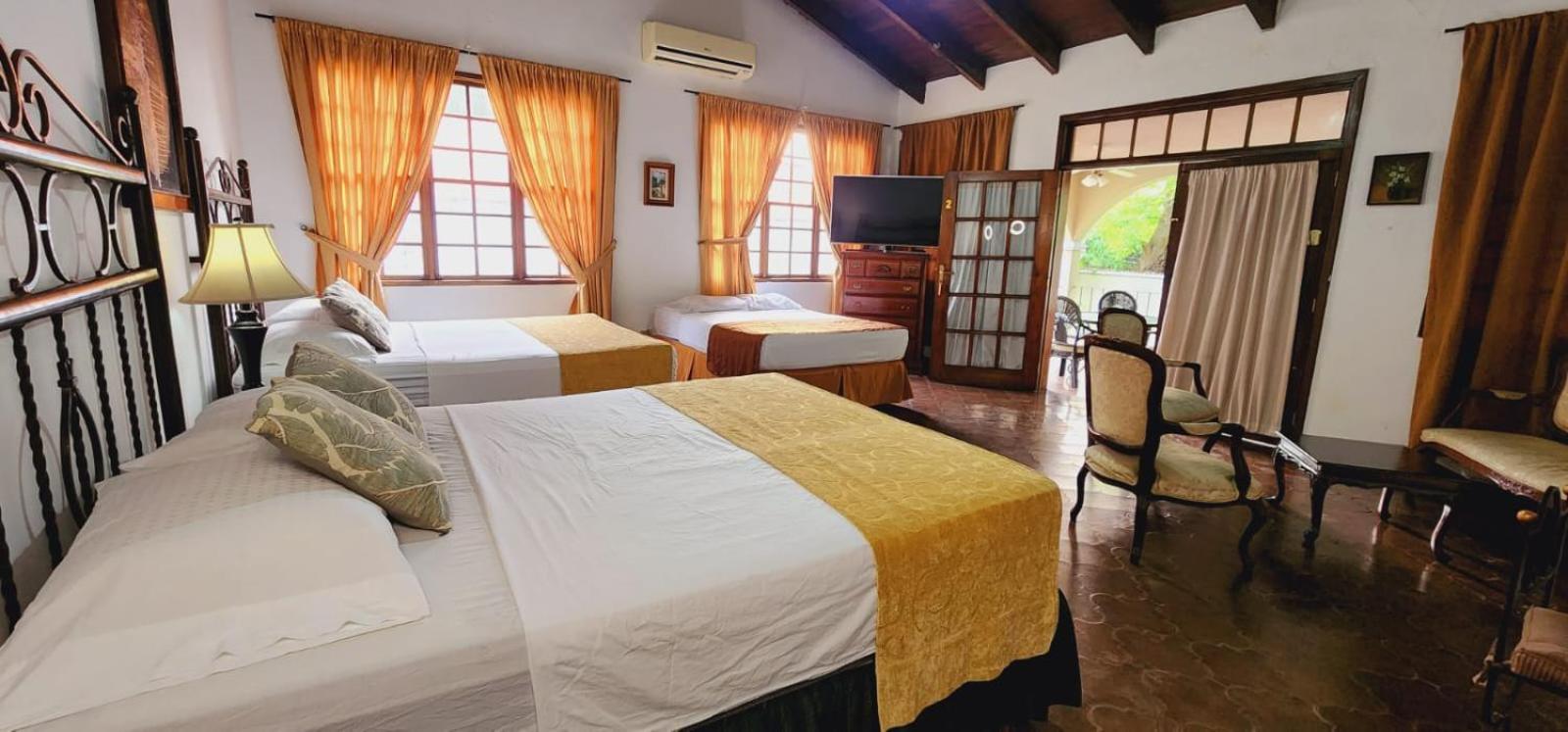 Camilas Hotel