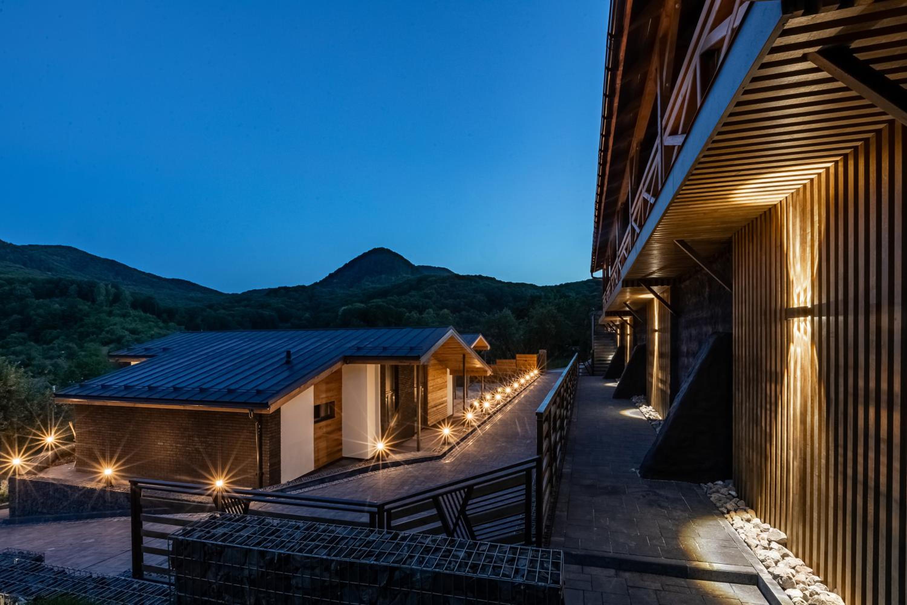 Apartel Villa Shayan