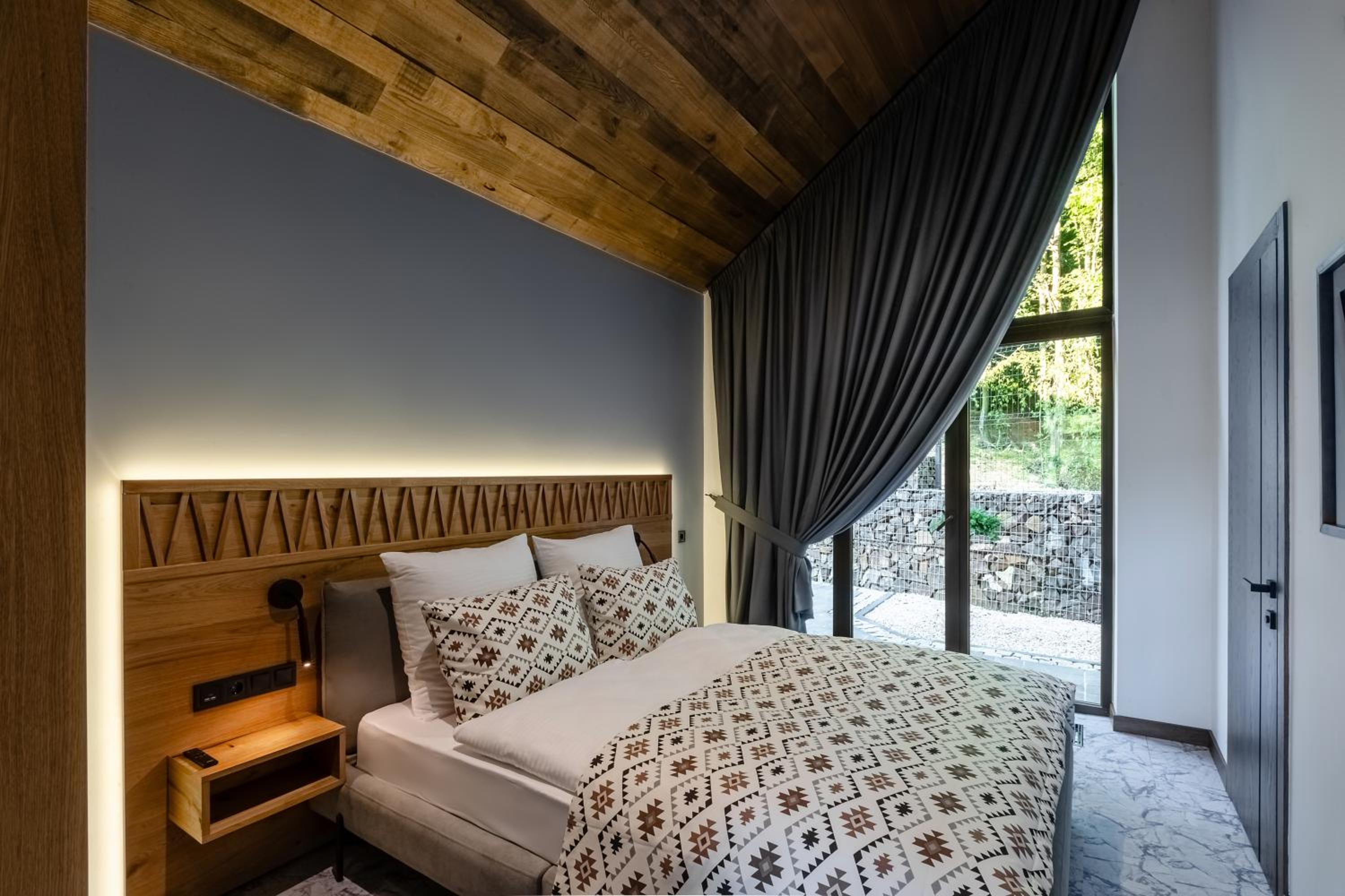 Apartel Villa Shayan