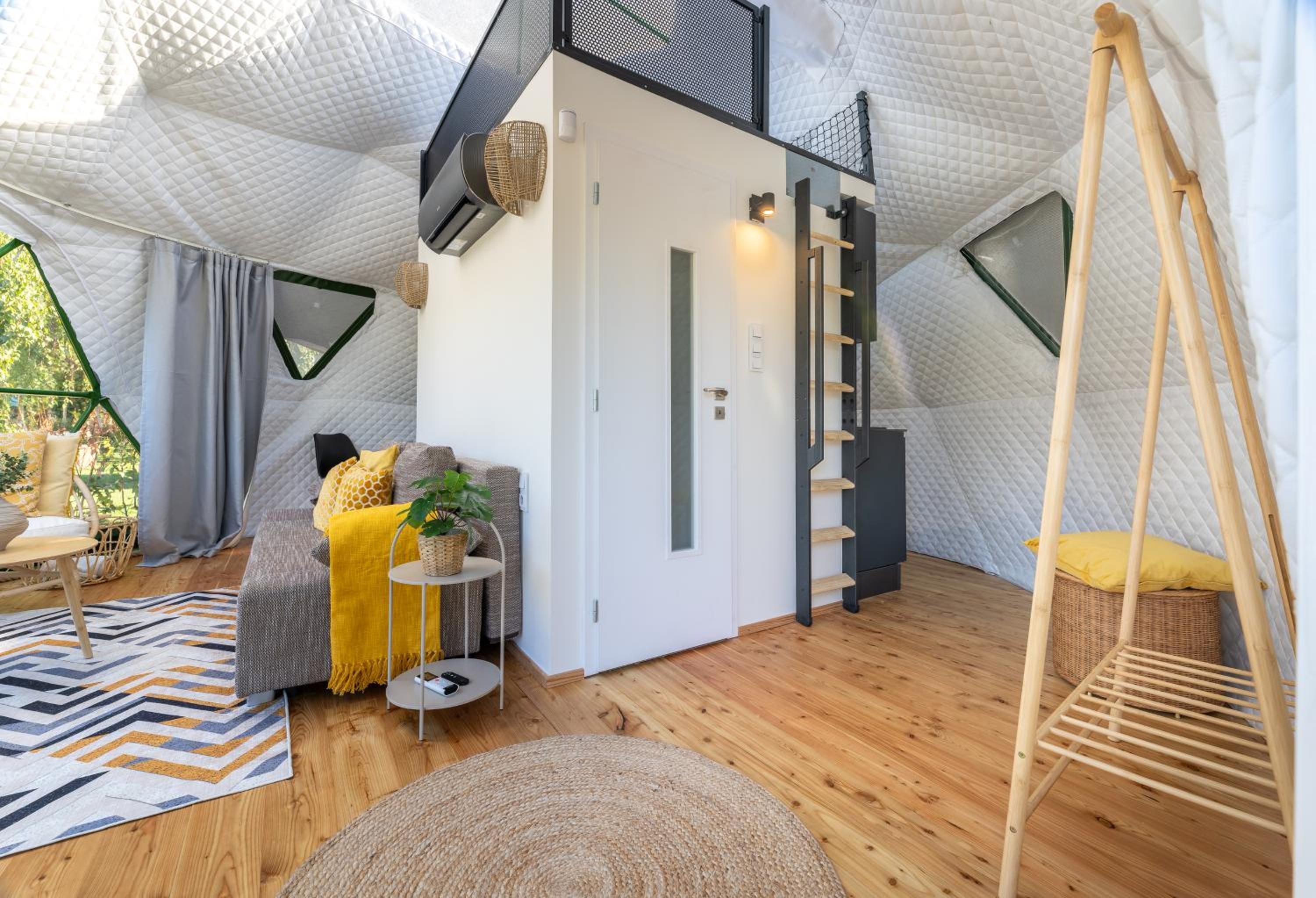 Unique Escape Glamping in the Heart of Prague with Hot Tub and Vysehrad Castle View