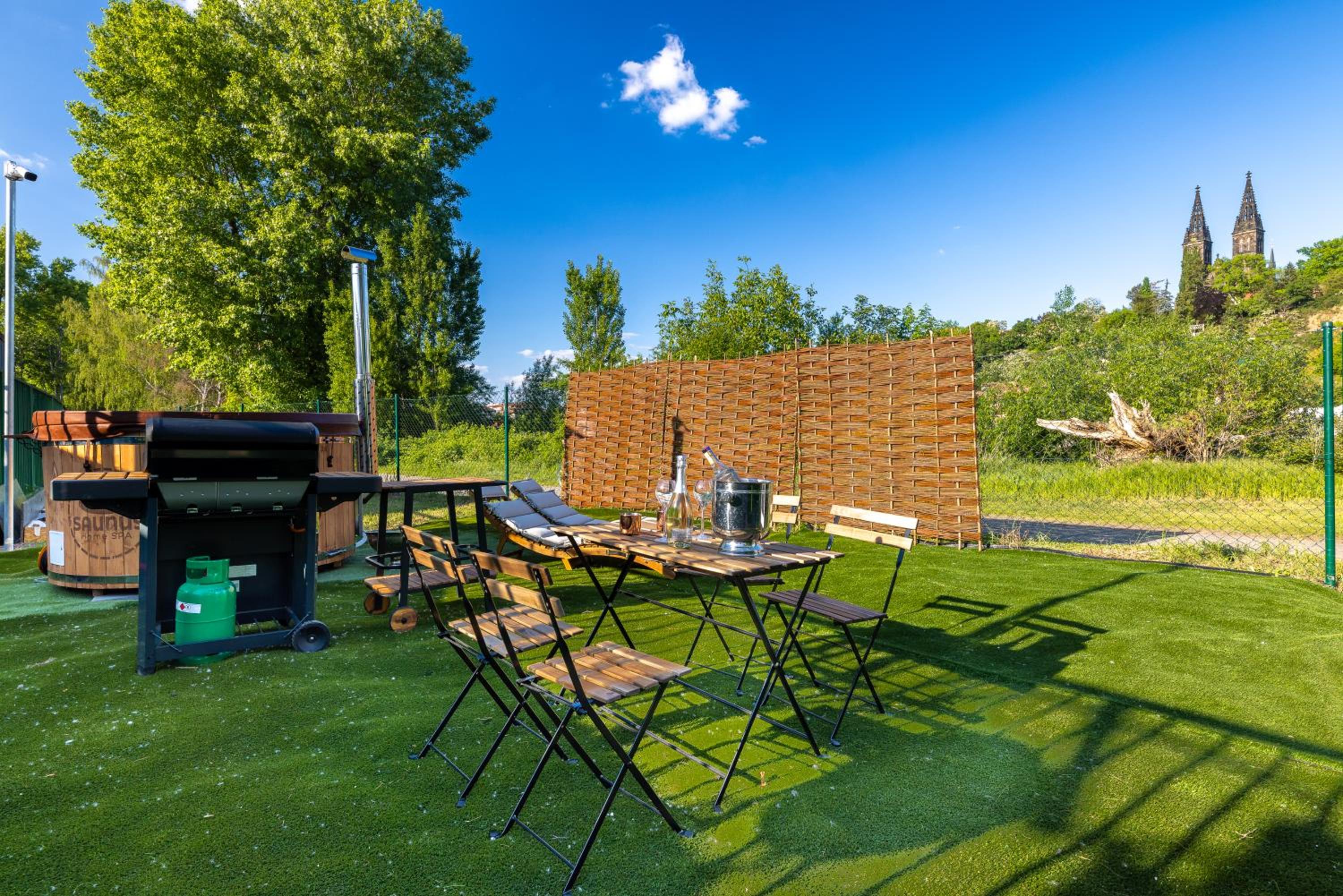 Unique Escape Glamping in the Heart of Prague with Hot Tub and Vysehrad Castle View