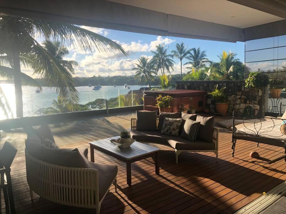 Beachfront Penthouse 3 bedrooms - Grand Baie Mauritius view 2