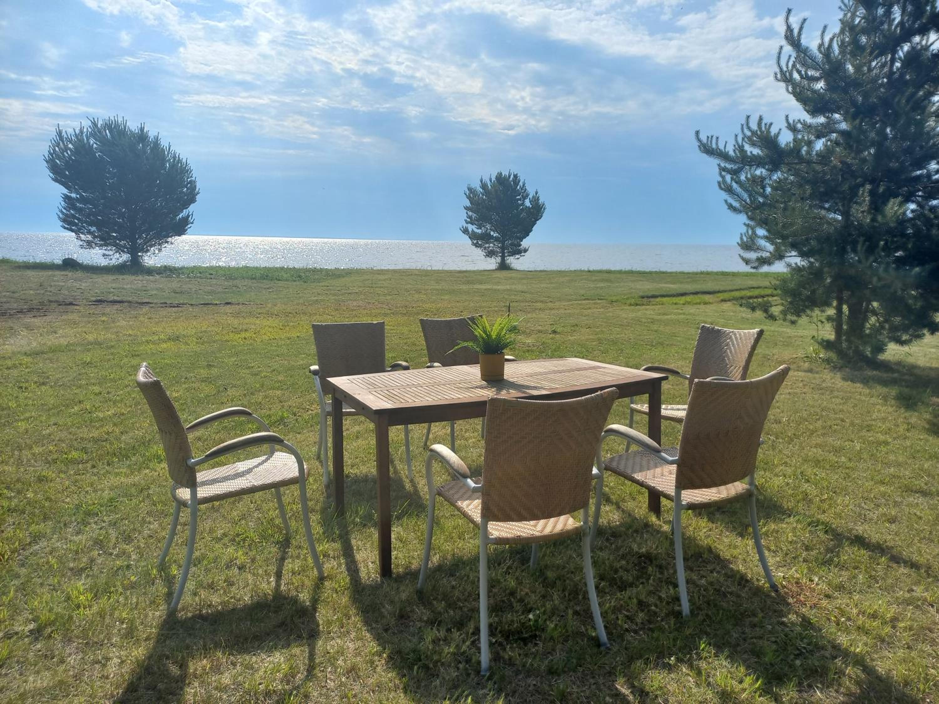 Lakefront Lodge