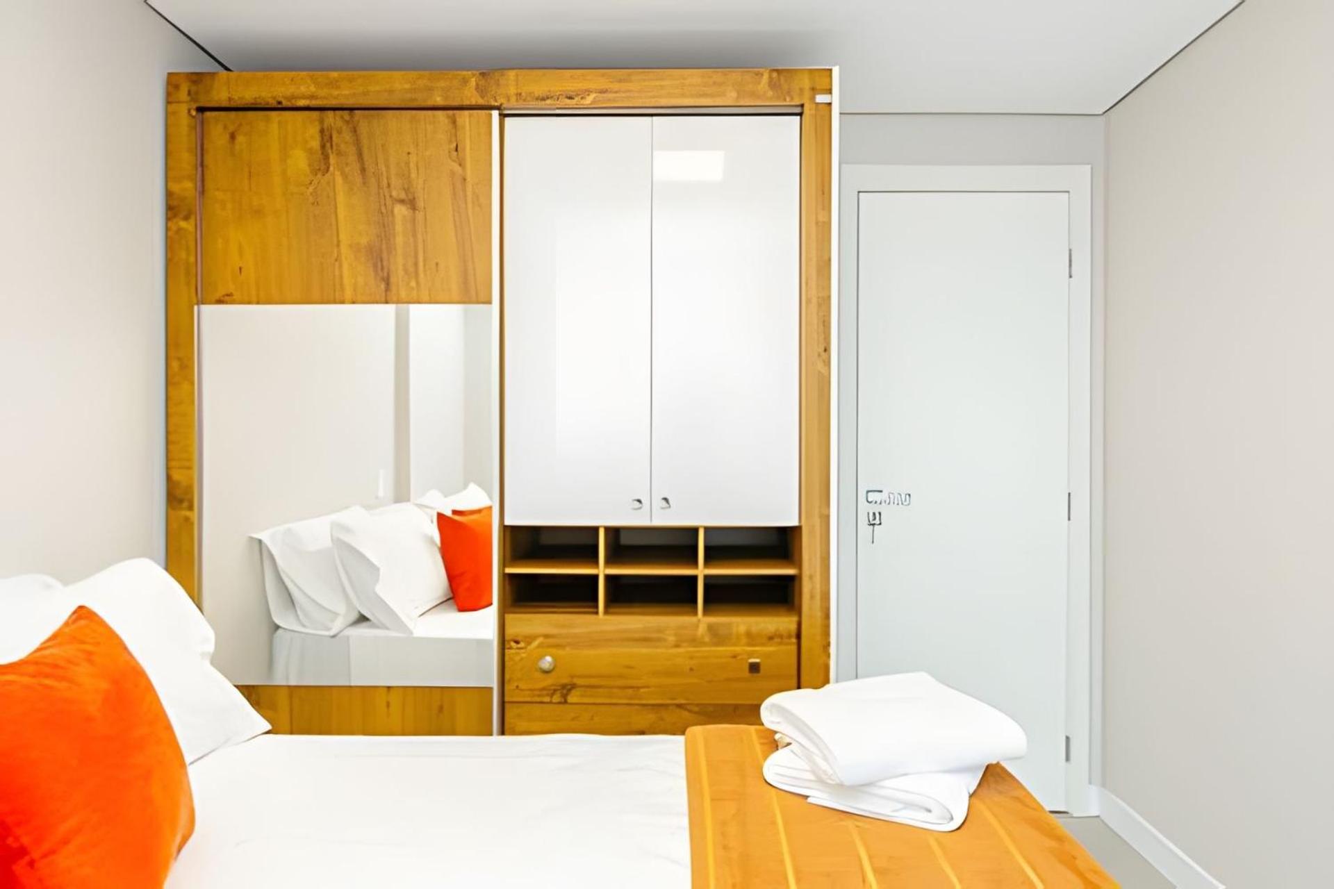 7th Avenue - Apartamentos UROOMS