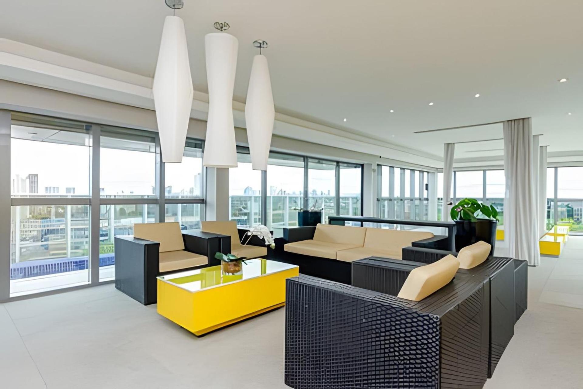 7th Avenue - Apartamentos UROOMS