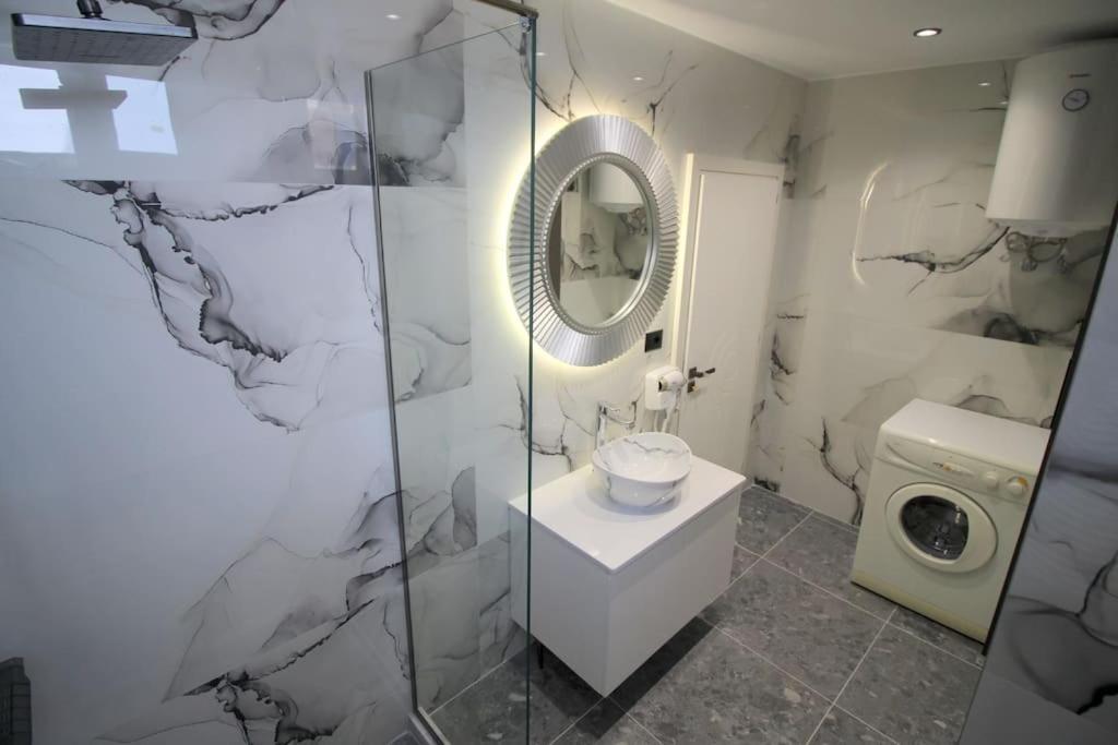 Deluxe Apartment Saranda