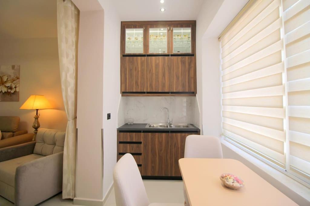 Deluxe Apartment Saranda
