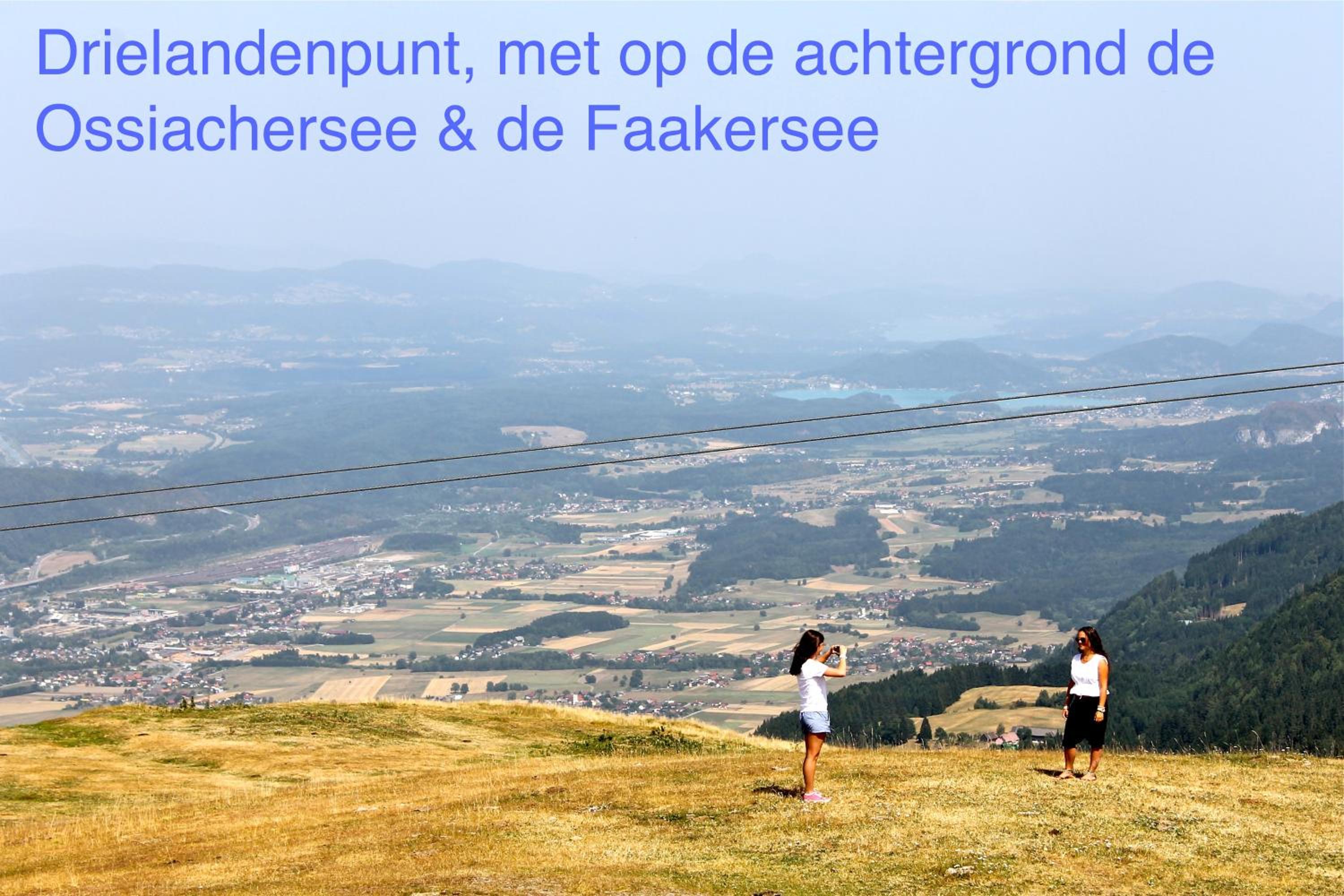 Huis 3landenpunt AT-SLO-IT bij de piste