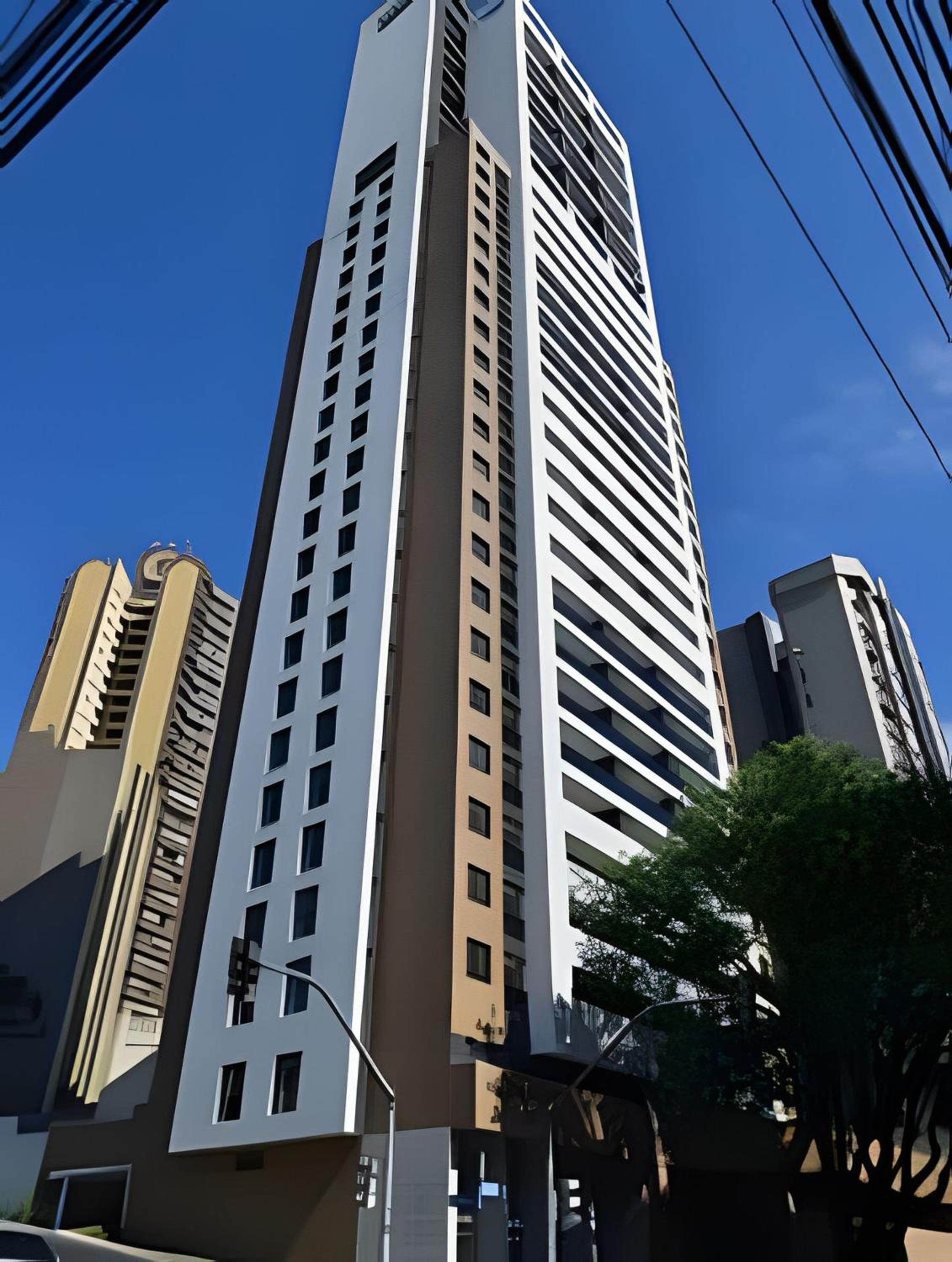 Hotel 2 Quartos no Batel Soho, condo Clube Sky C Vaga by UROOMS - Image 1