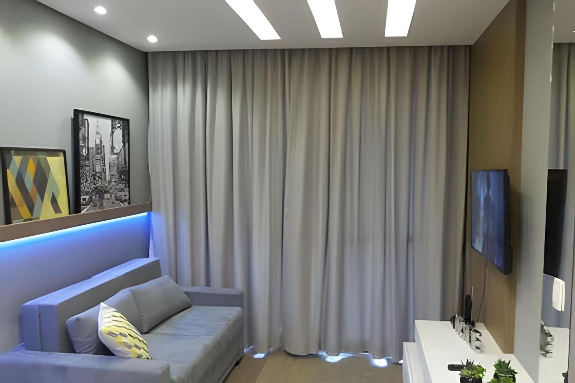 2 Quartos no Batel Soho, condo Clube Sky C Vaga by UROOMS