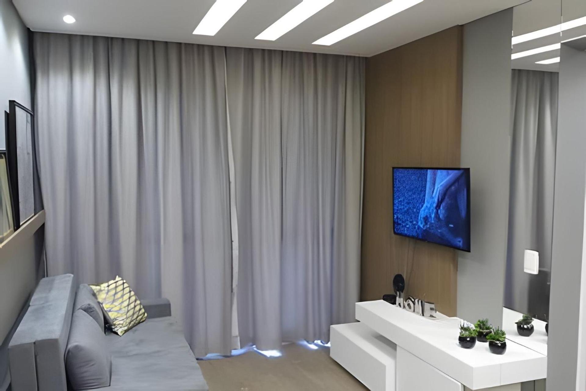 2 Quartos no Batel Soho, condo Clube Sky C Vaga by UROOMS