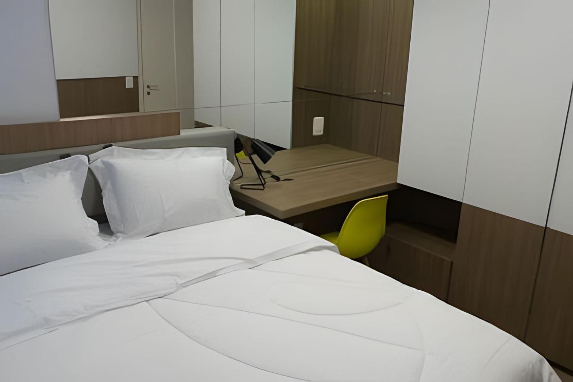 2 Quartos no Batel Soho, condo Clube Sky C Vaga by UROOMS