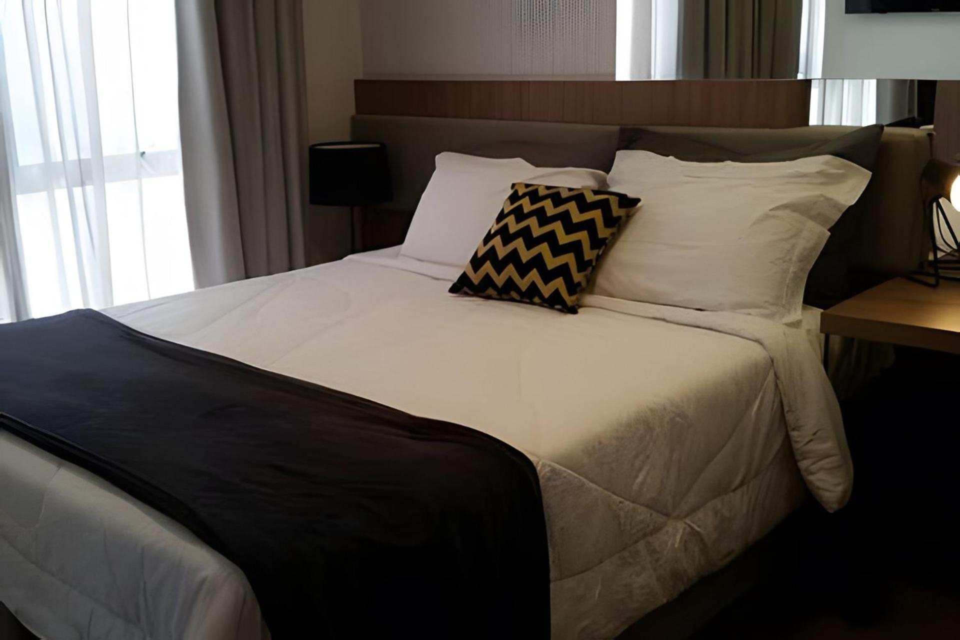 2 Quartos no Batel Soho, condo Clube Sky C Vaga by UROOMS