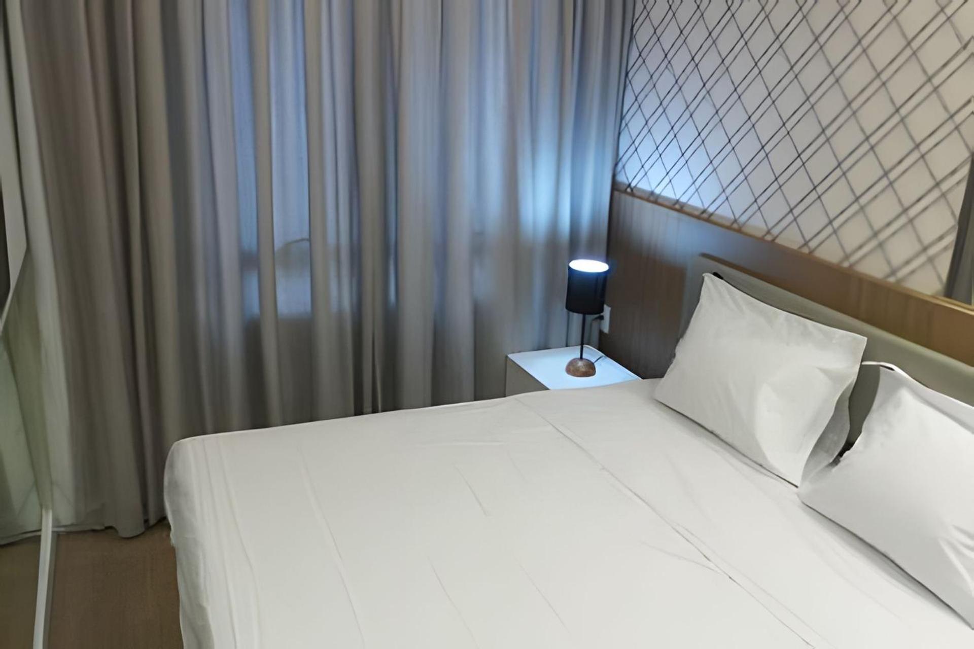 2 Quartos no Batel Soho, condo Clube Sky C Vaga by UROOMS