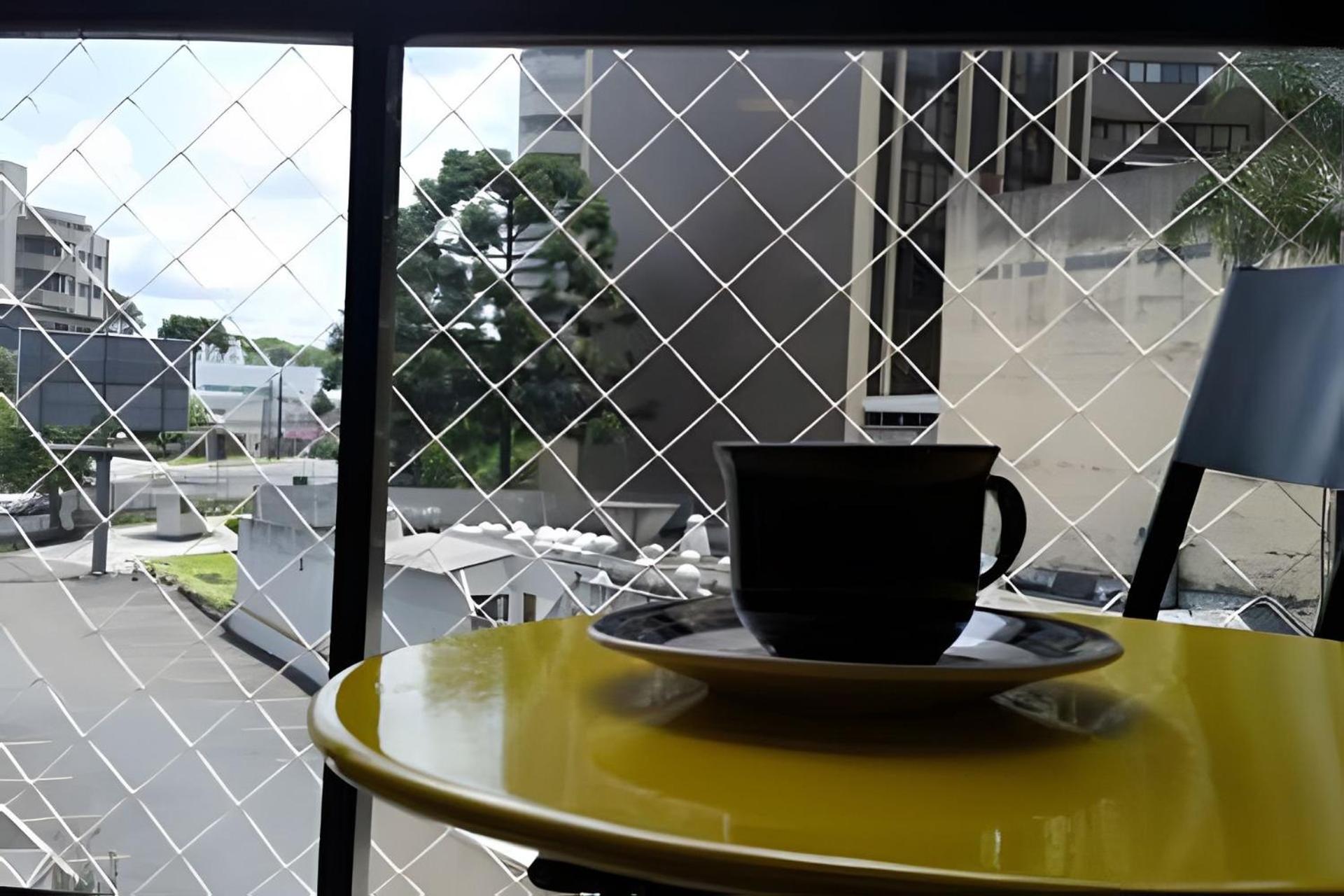 2 Quartos no Batel Soho, condo Clube Sky C Vaga by UROOMS