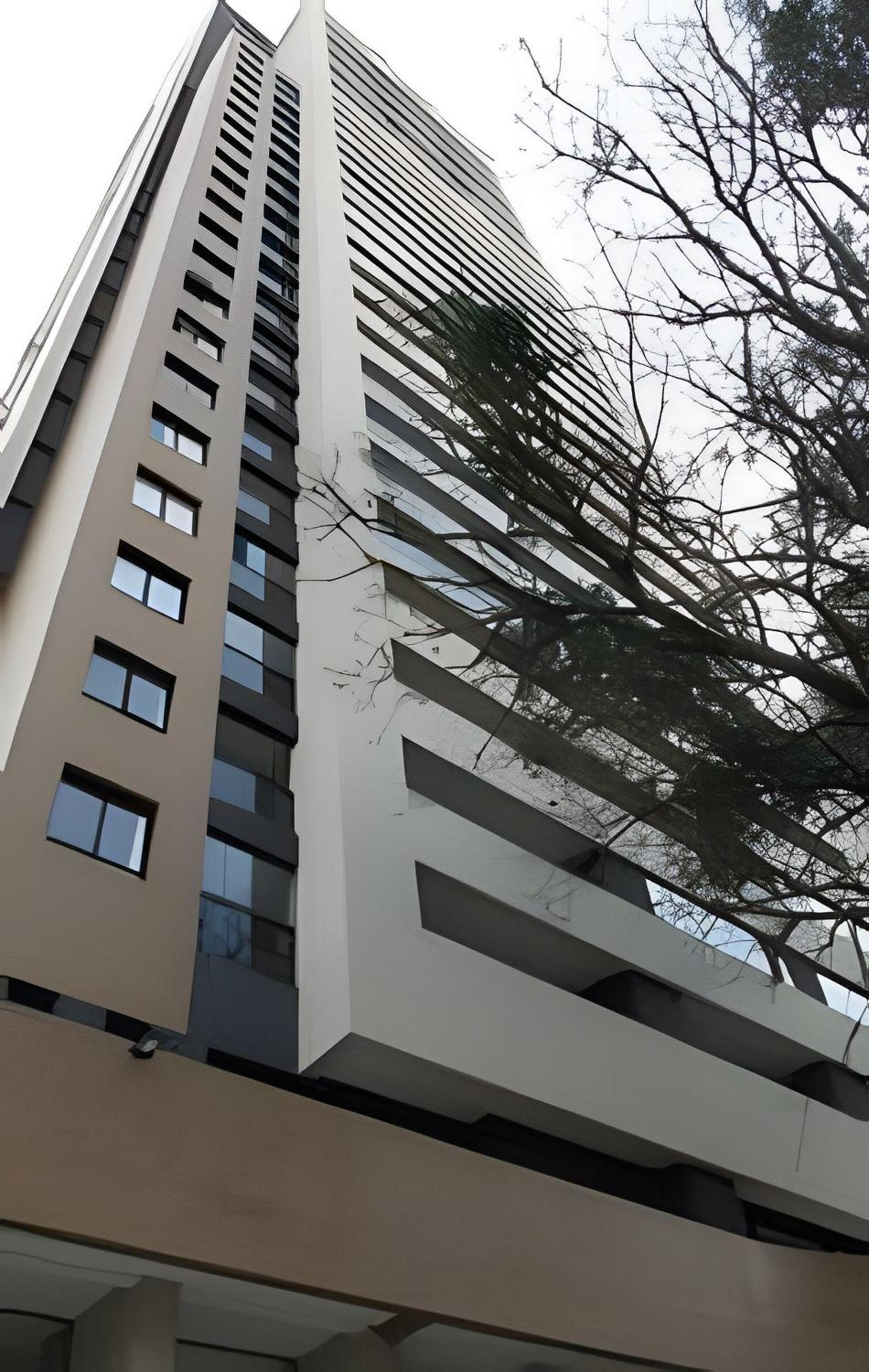 2 Quartos no Batel Soho, condo Clube Sky C Vaga by UROOMS