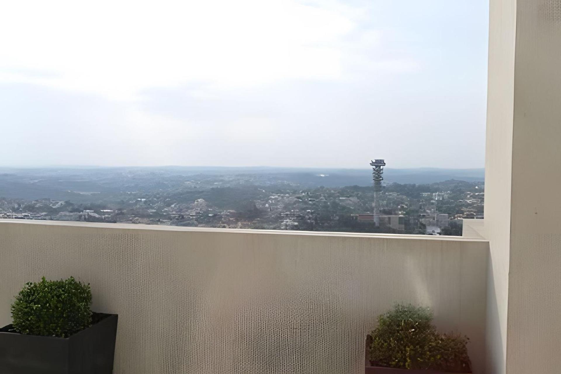 2 Quartos no Batel Soho, condo Clube Sky C Vaga by UROOMS