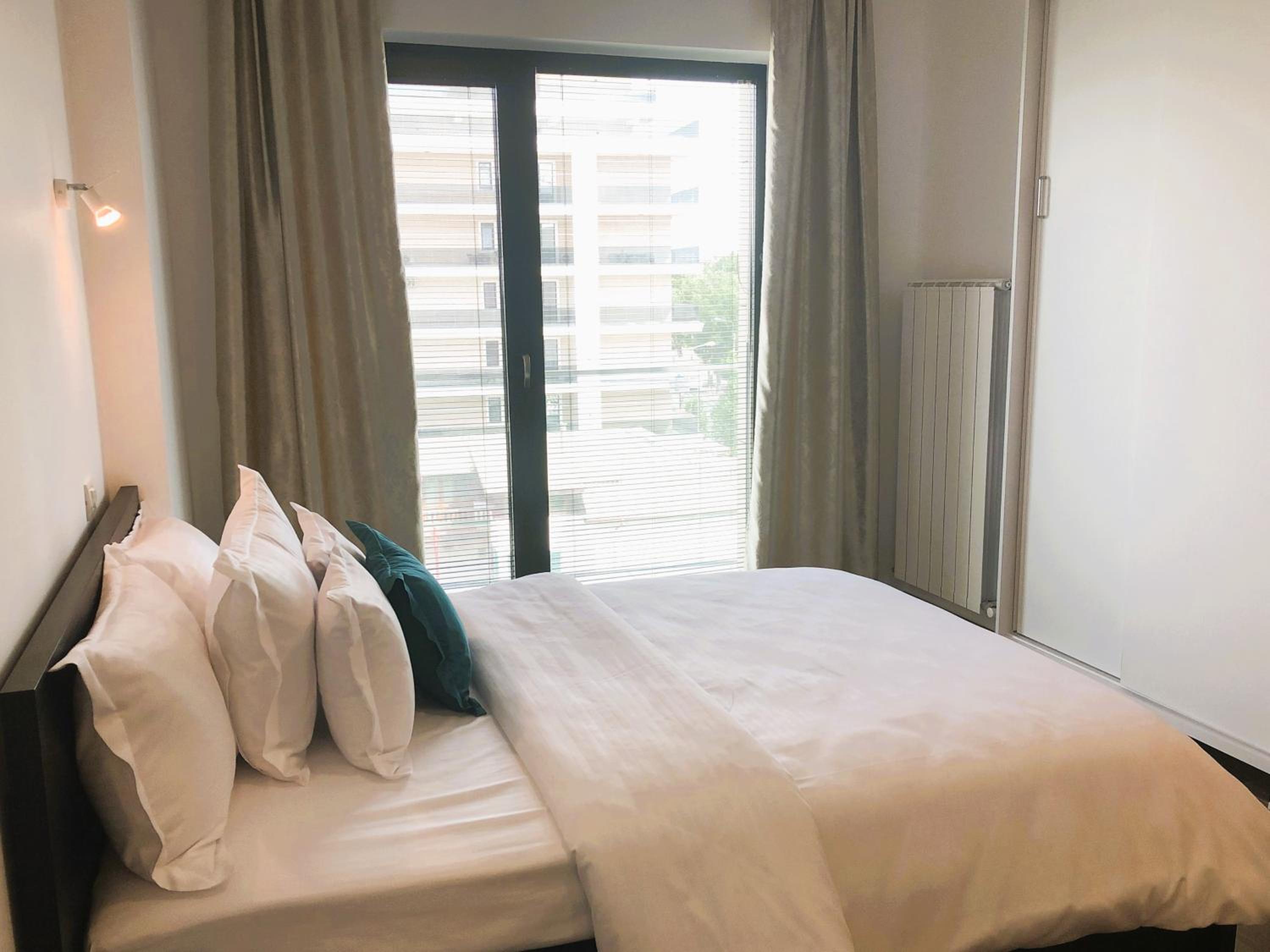 Mamaia's Minimalist Loft