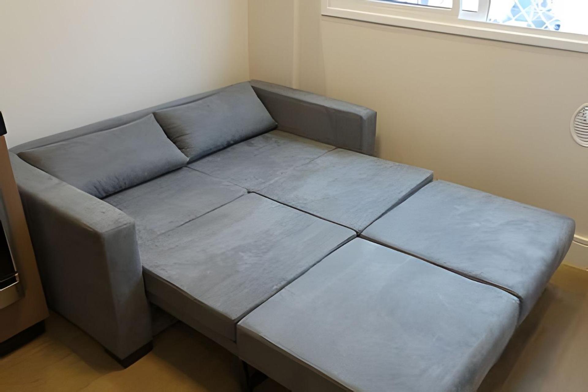 Studio prox shopping Curitiba Wifi, TV a Cabo e ar by UROOMS