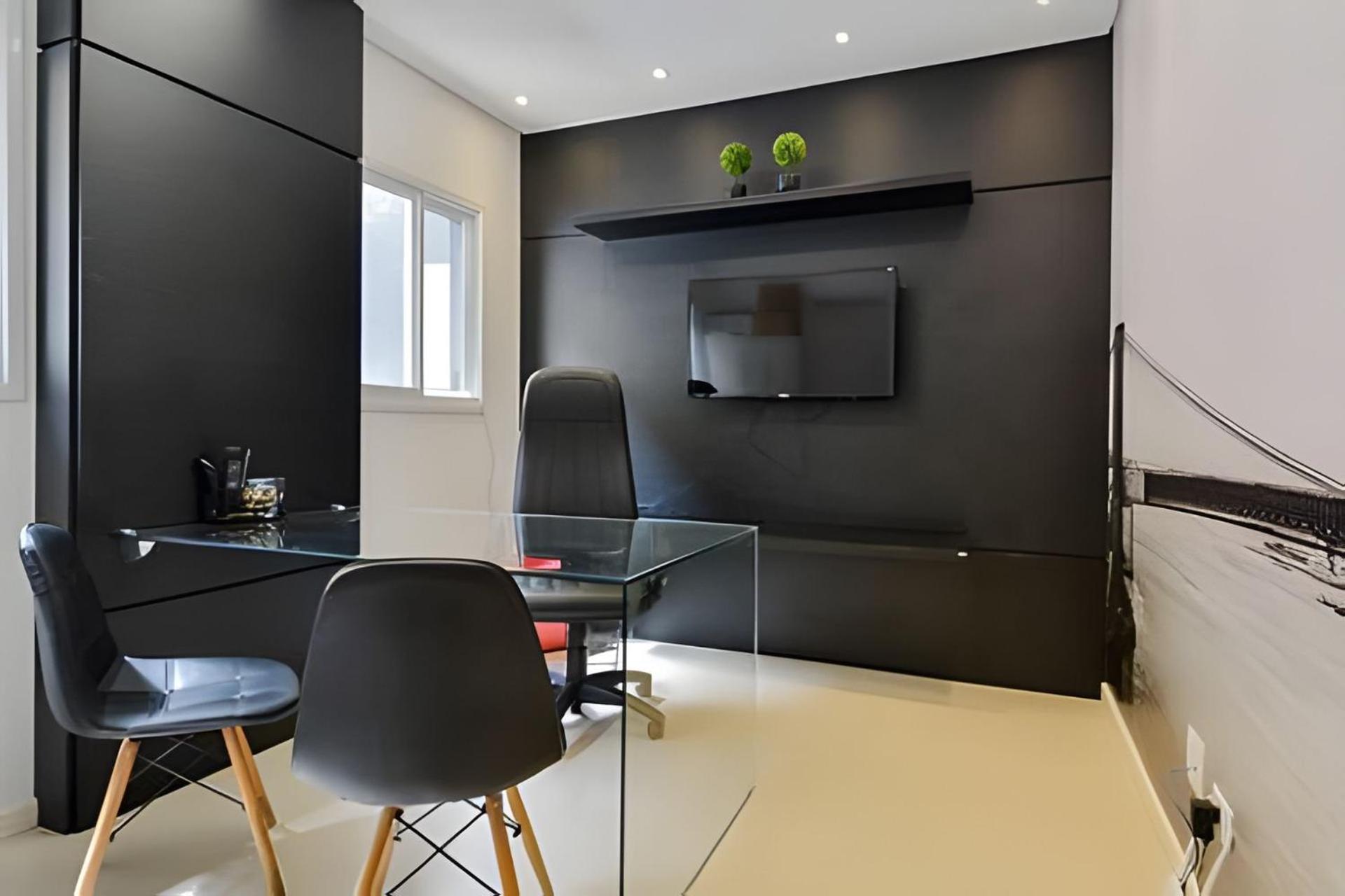 Studio prox shopping Curitiba Wifi, TV a Cabo e ar by UROOMS