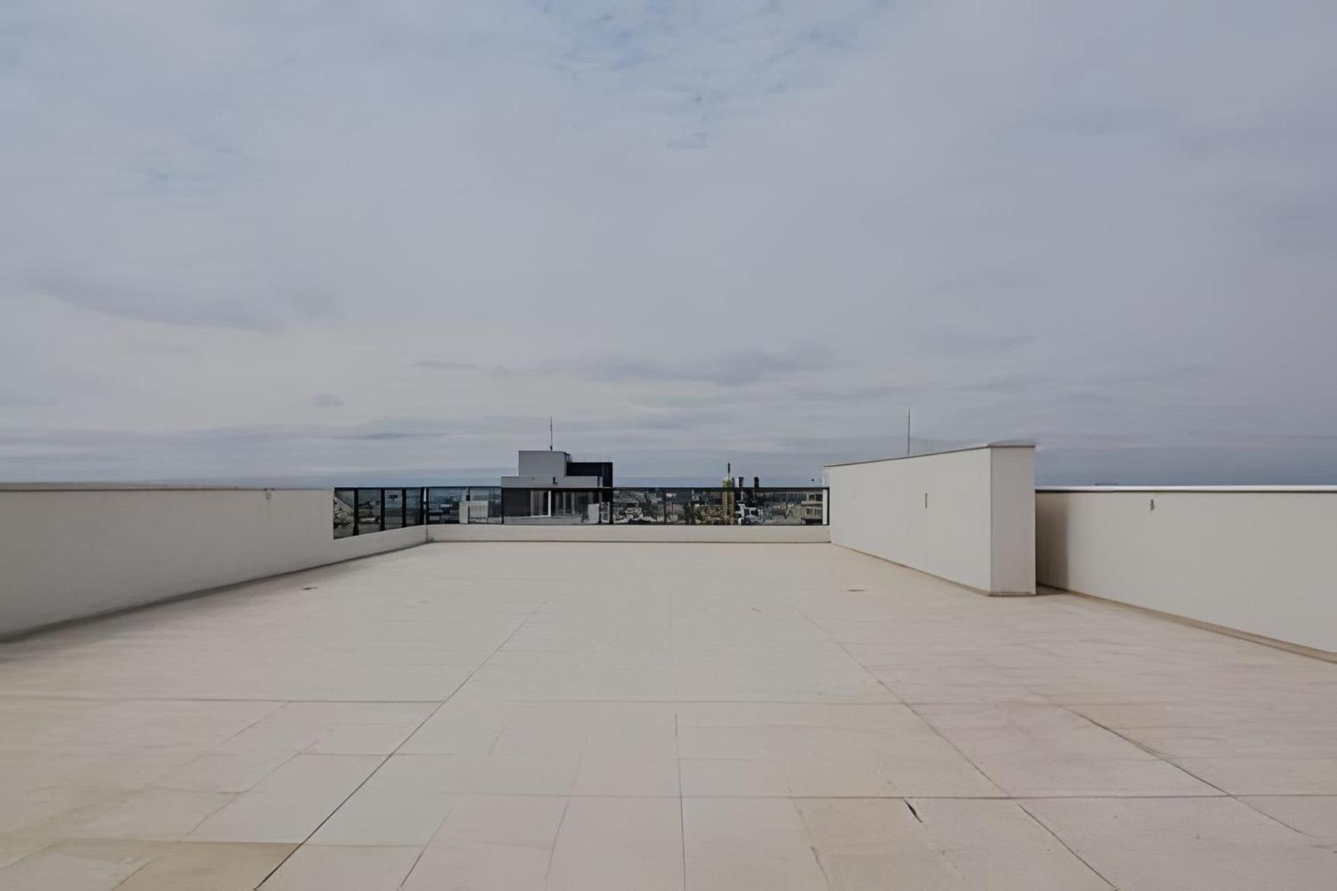 Studio prox shopping Curitiba Wifi, TV a Cabo e ar by UROOMS