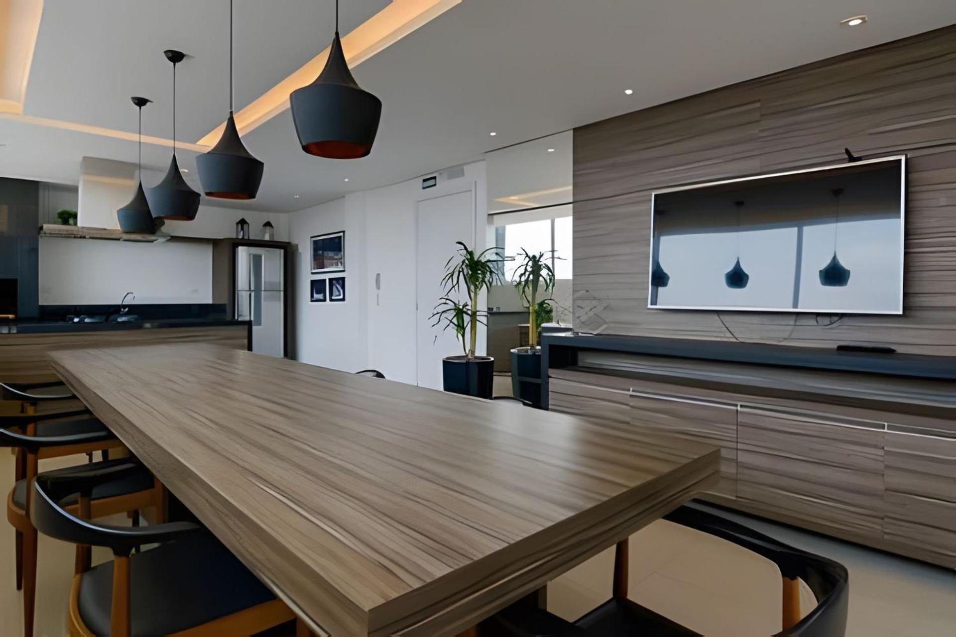 Studio prox shopping Curitiba Wifi, TV a Cabo e ar by UROOMS