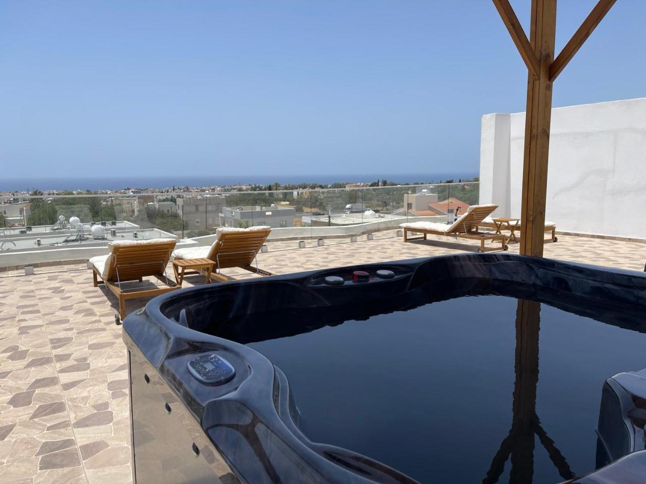 ARF Apartments - with Jacuzzi at the complex