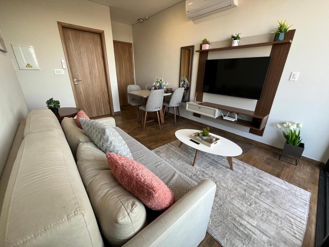 New 2 bedroom apartment in Las Lomas view 4