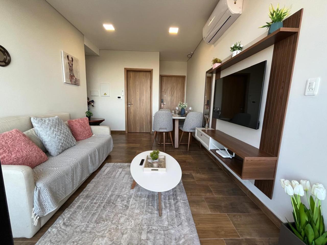 New 2 bedroom apartment in Las Lomas view 5