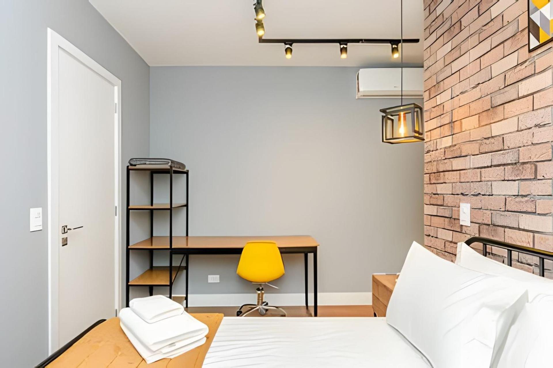 Easy Emiliano - Apartamentos UROOMS
