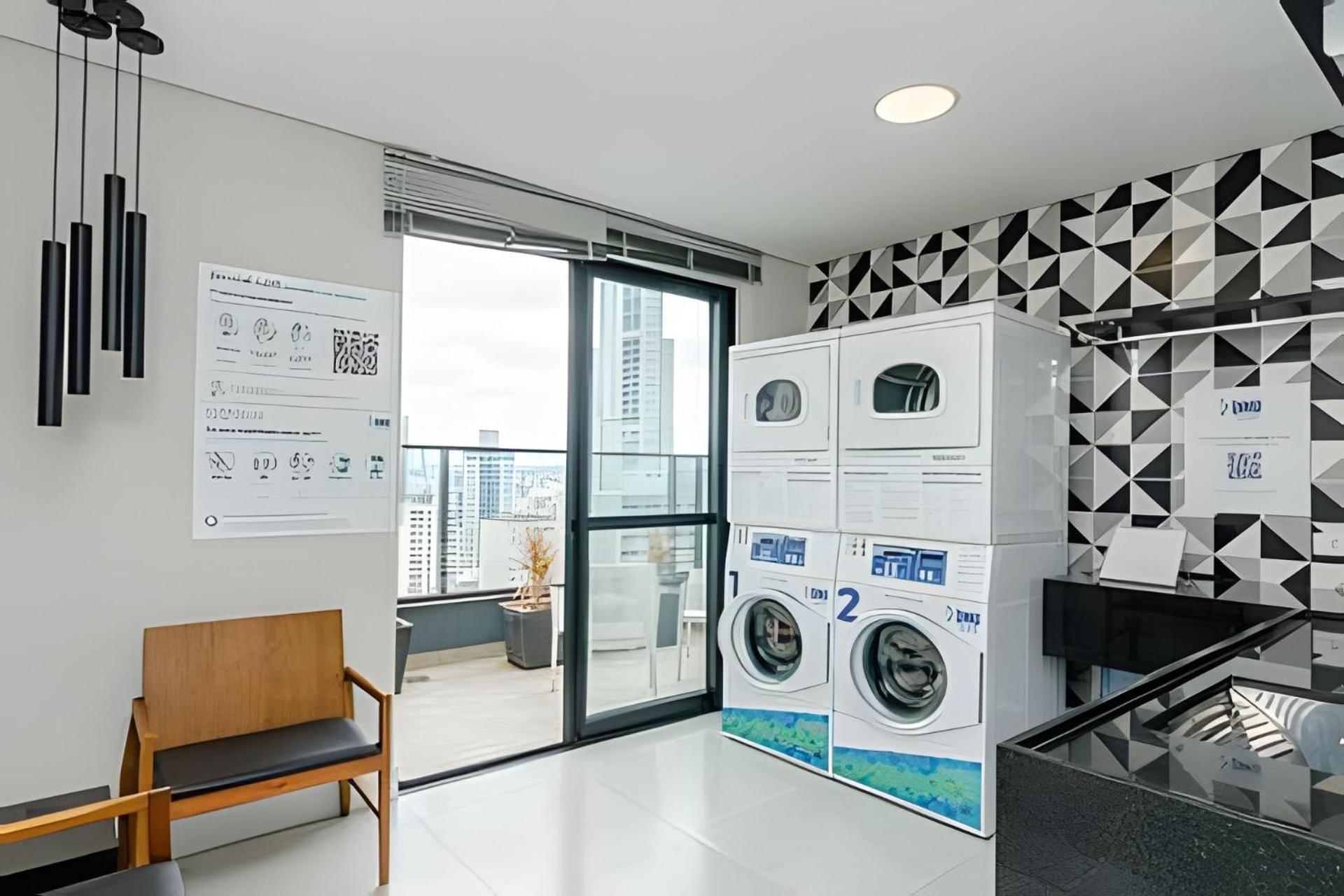 Easy Emiliano - Apartamentos UROOMS