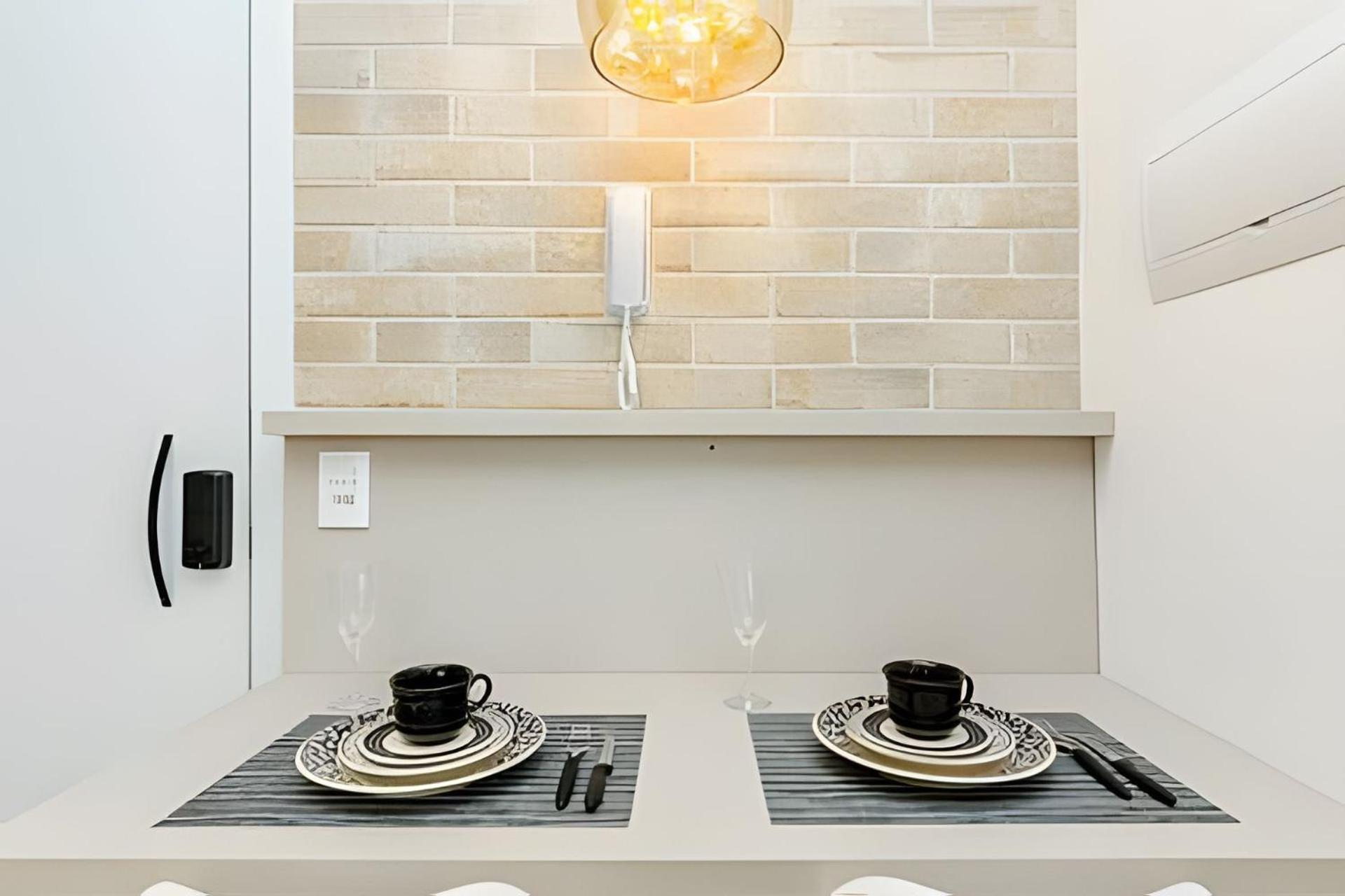 Easy Emiliano - Apartamentos UROOMS